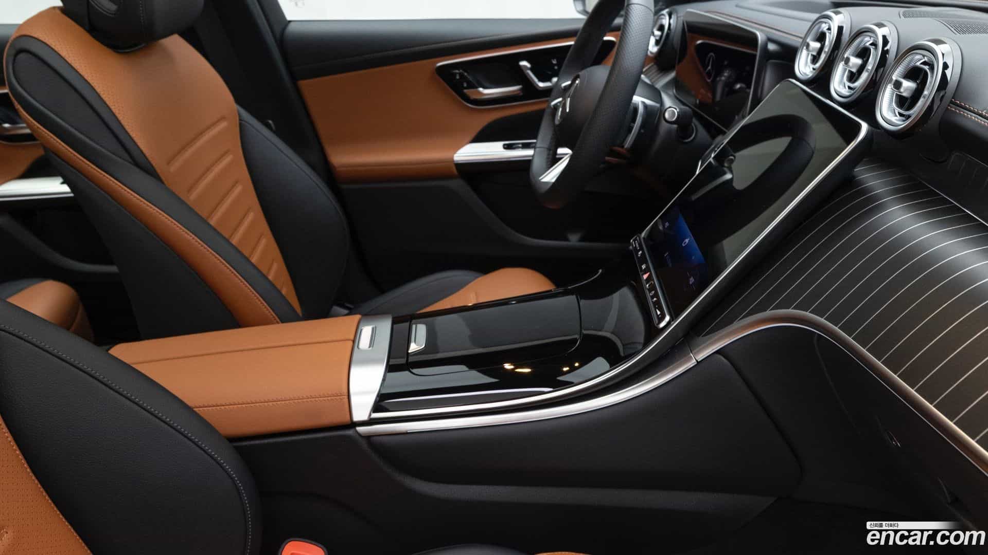 GLC-Class Mercedes-Benz 2025.8-INNER-009