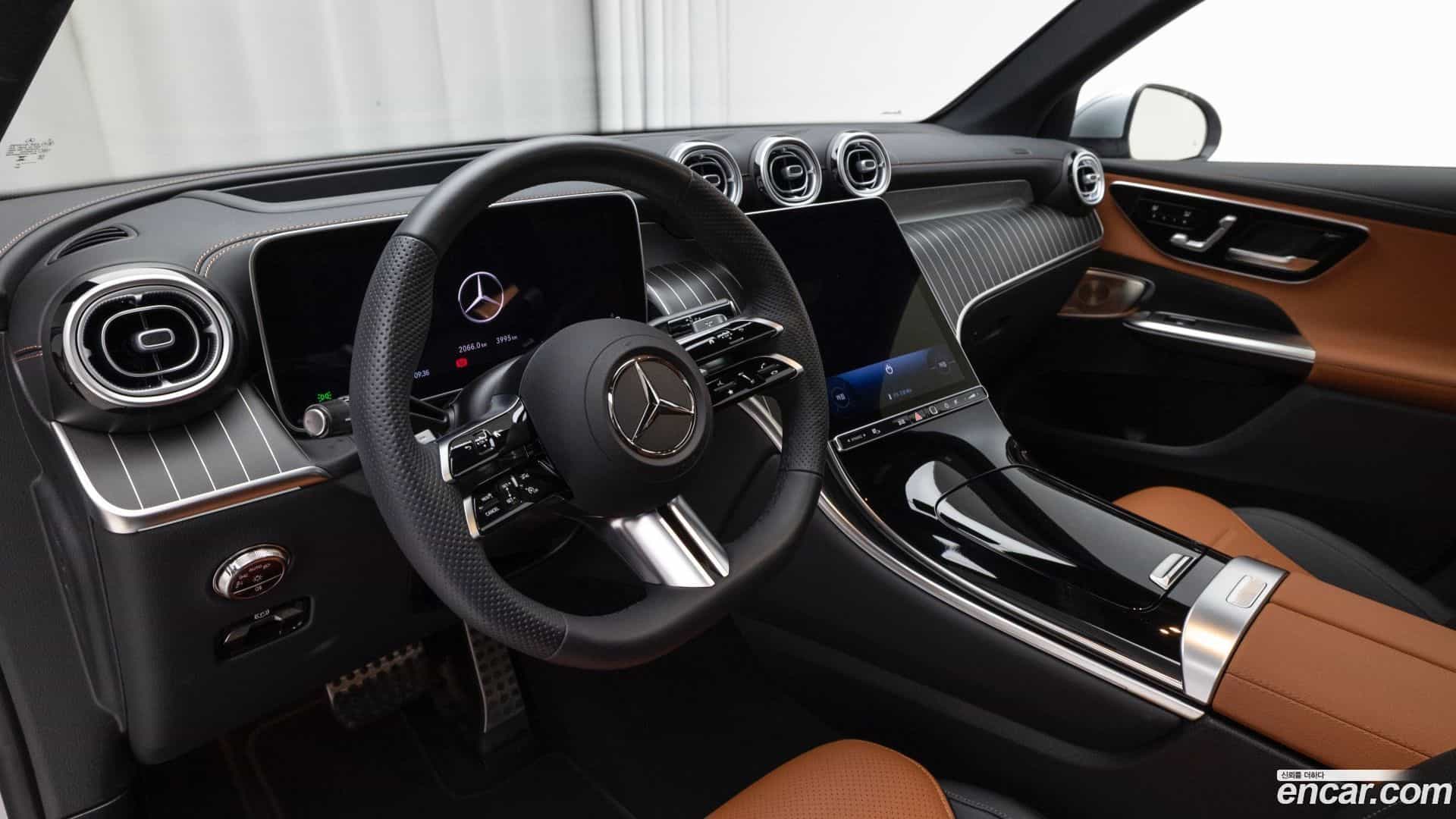 GLC-Class Mercedes-Benz 2025.8-OPTION-017