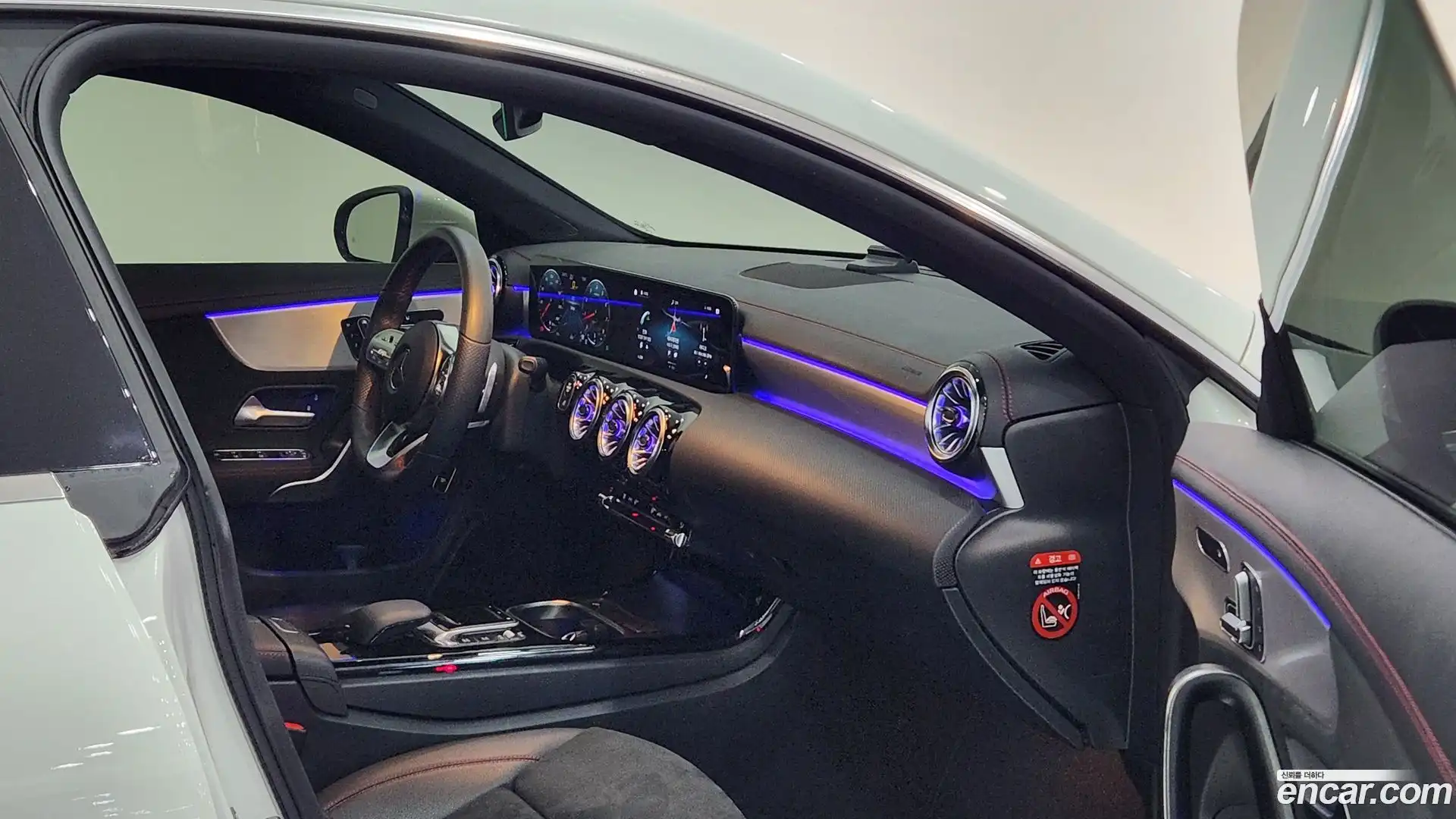 CLA-Class Mercedes-Benz 2021.11-OPTION-015