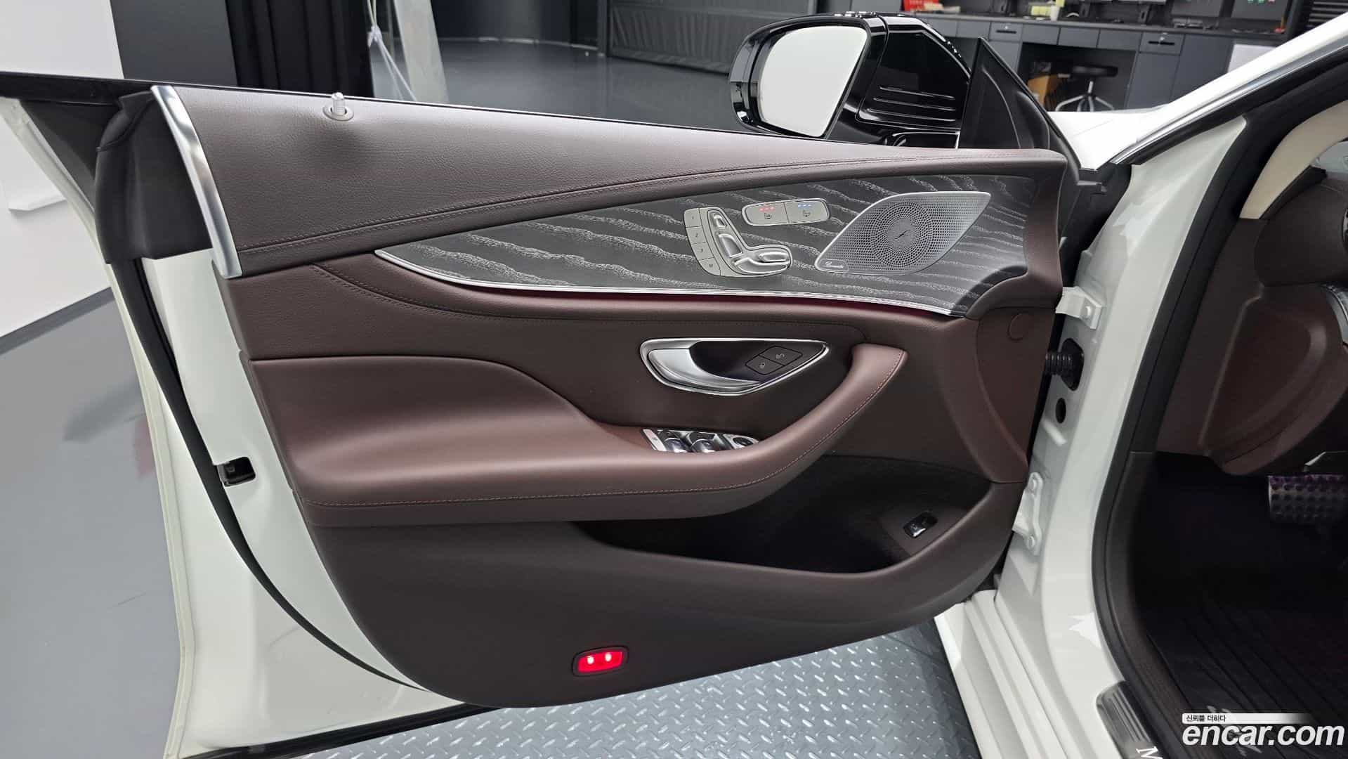 CLS-Class Mercedes-Benz 2021.2-INNER-034