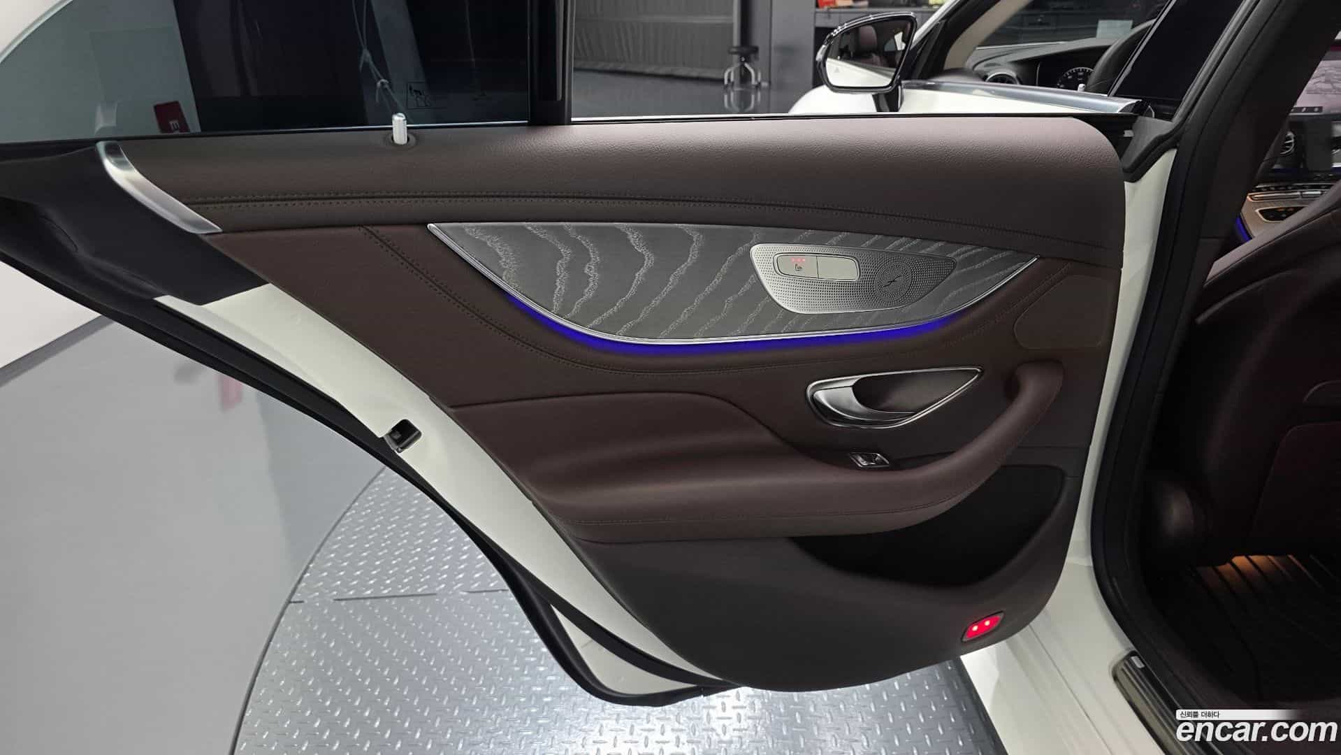 CLS-Class Mercedes-Benz 2021.2-INNER-035