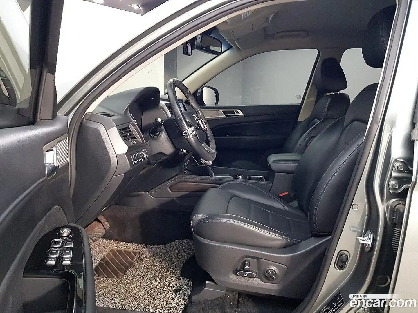 Rexton KG Mobility 2018.8-INNER-007