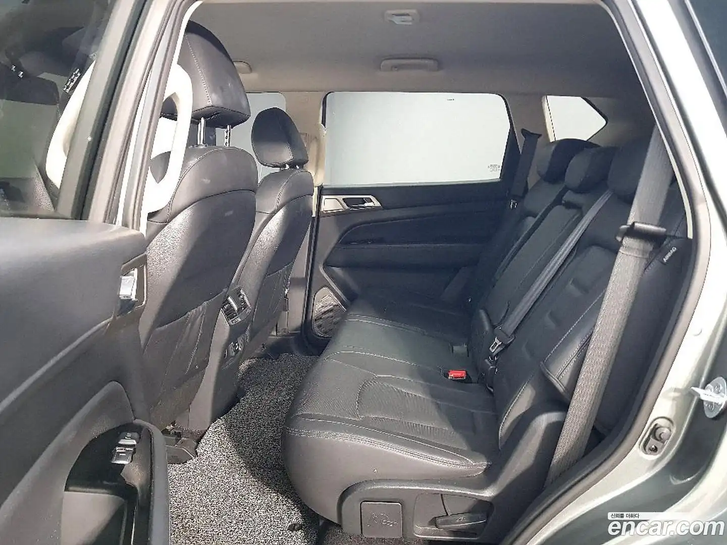 Rexton KG Mobility 2018.8-INNER-008