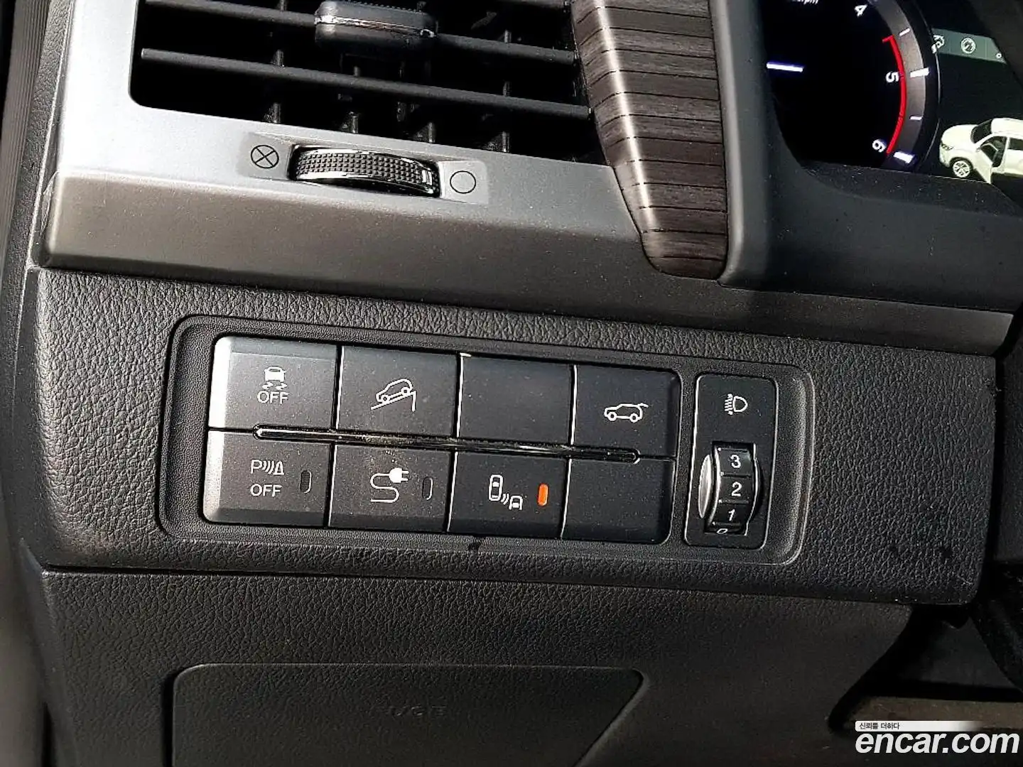 Rexton KG Mobility 2018.8-INNER-010