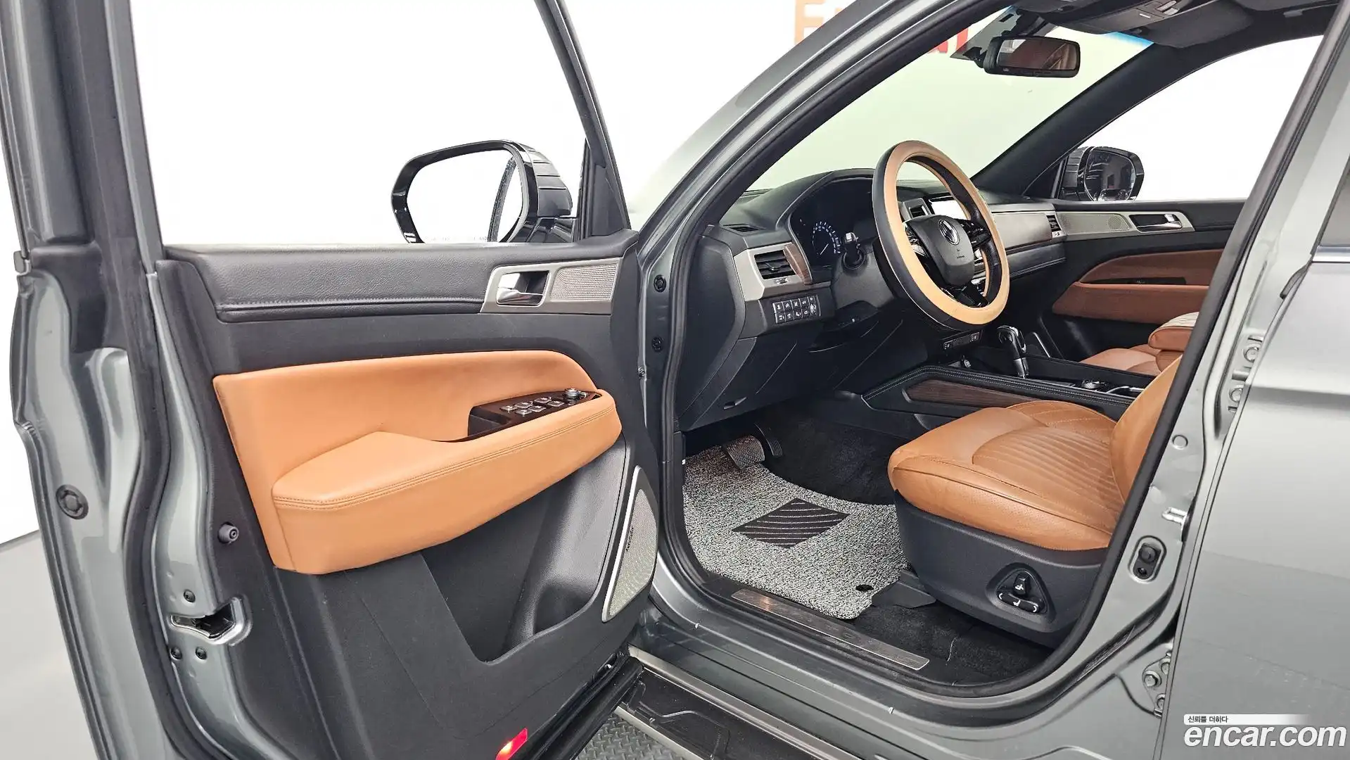 Rexton KG Mobility 2018.2-INNER-010