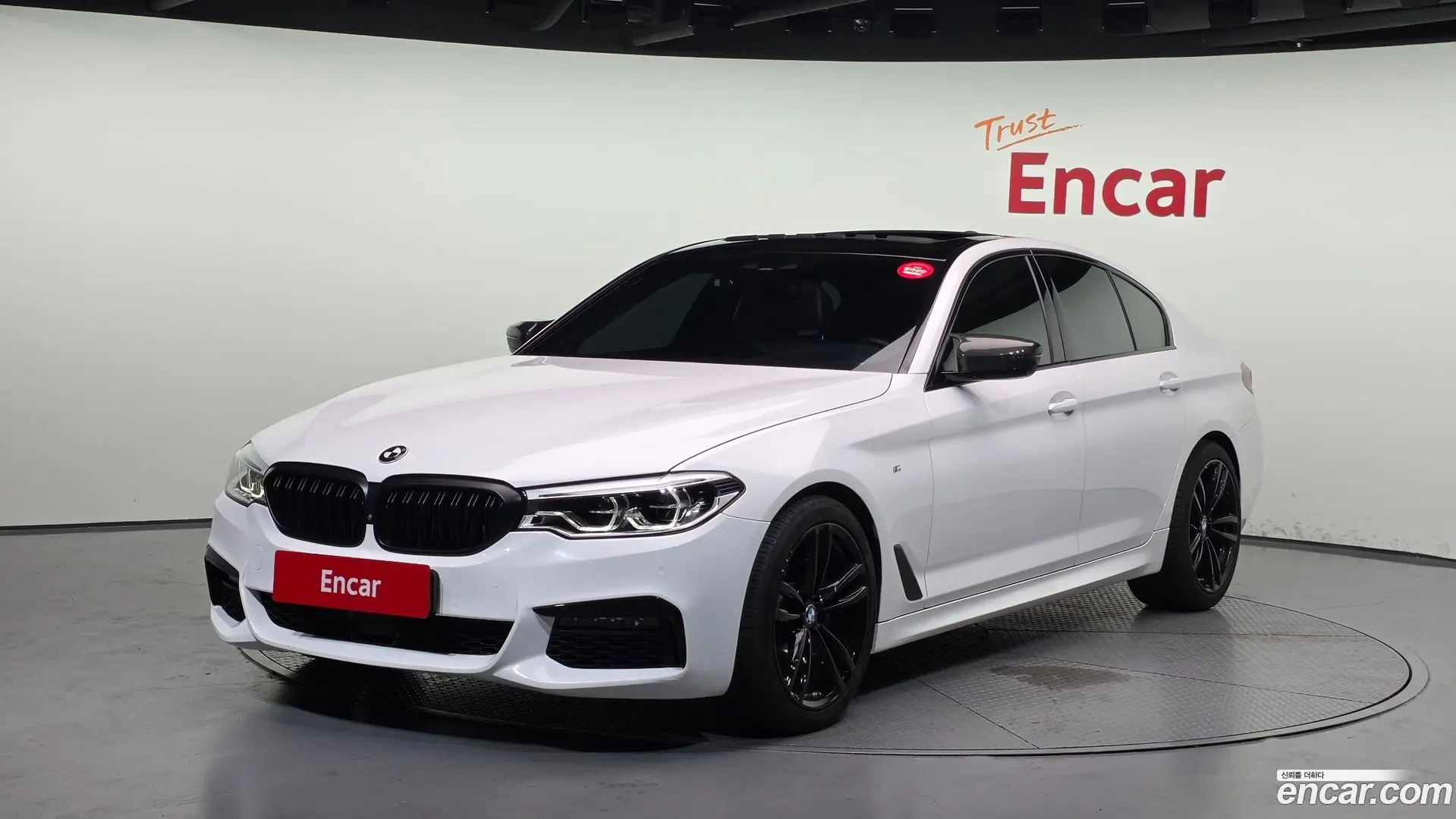 Main__Slider__Photo:5-Series BMW 2019.3-0