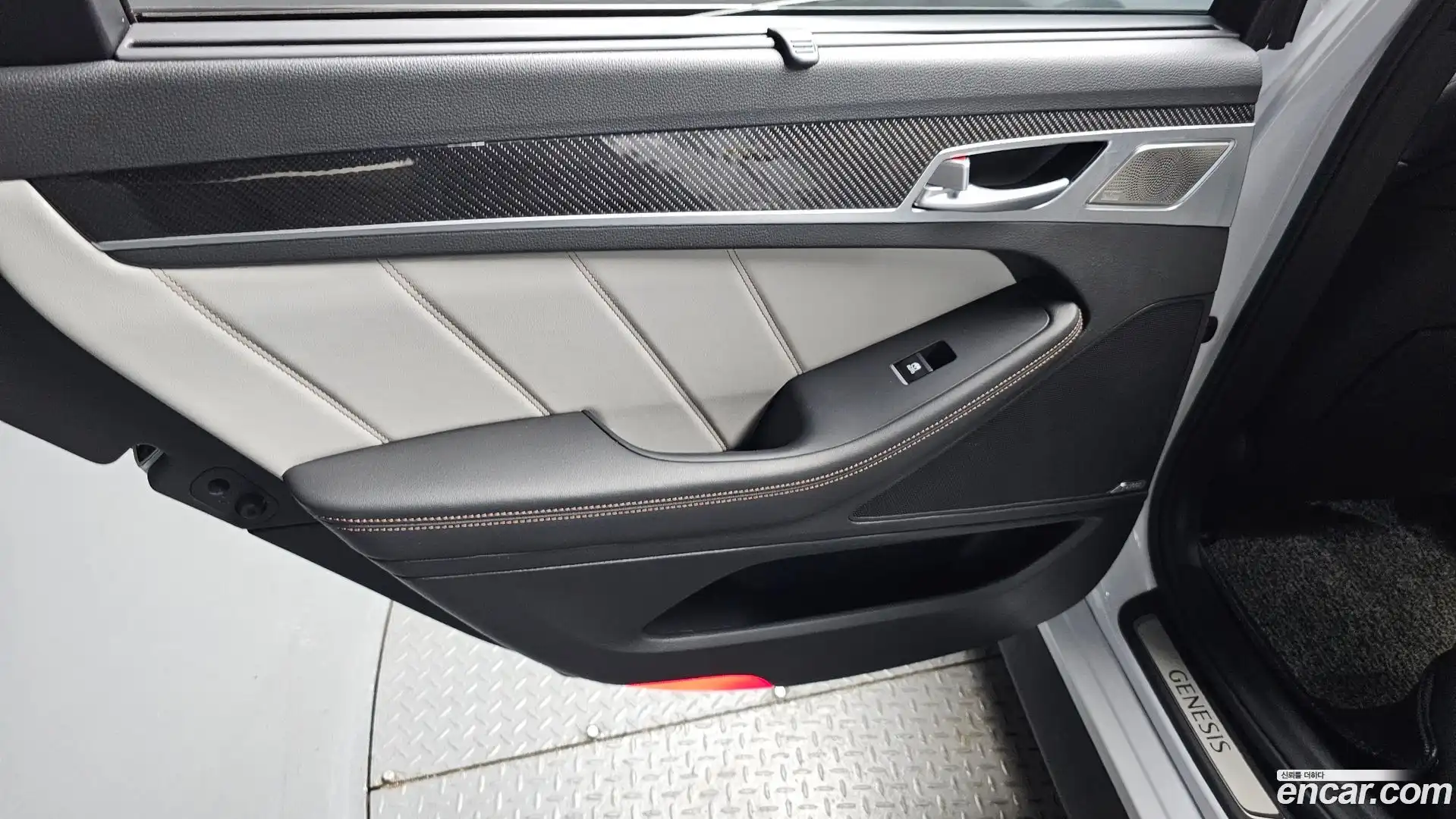 G80 Genesis 2018.6-INNER-035