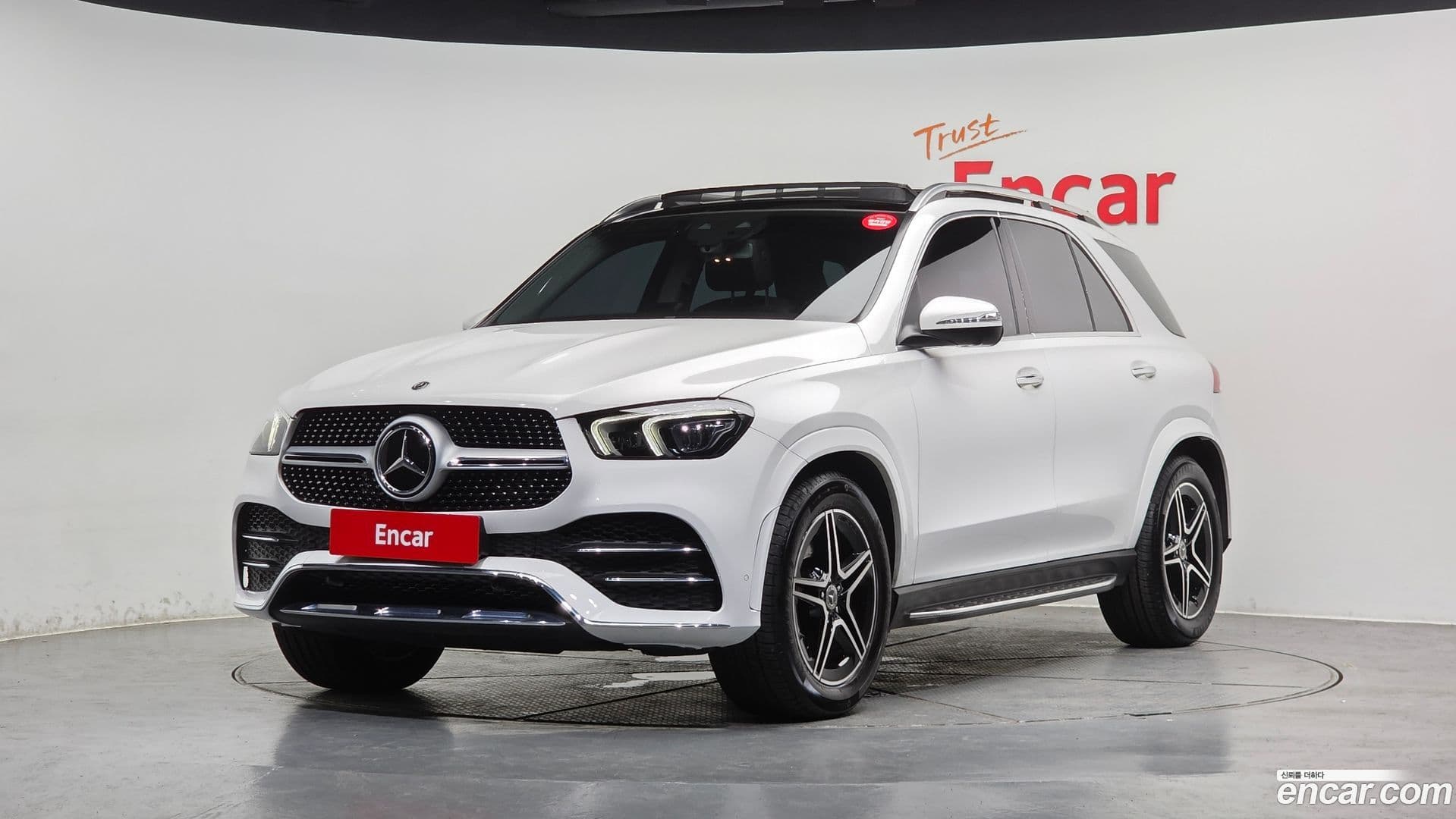 Main__Slider__Photo:GLE-Class Mercedes-Benz 2020.6-0