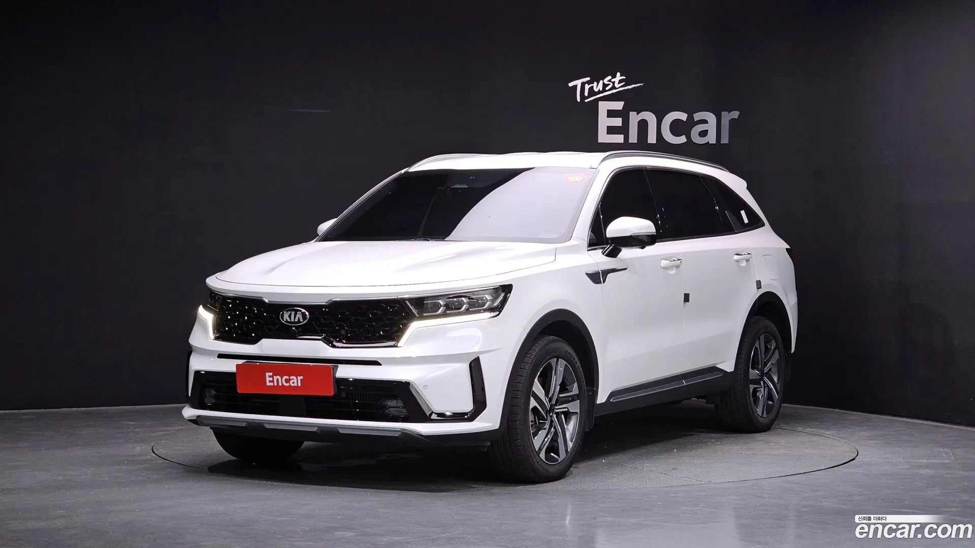 Main__Slider__Photo:Sorento Kia 2020.8-0