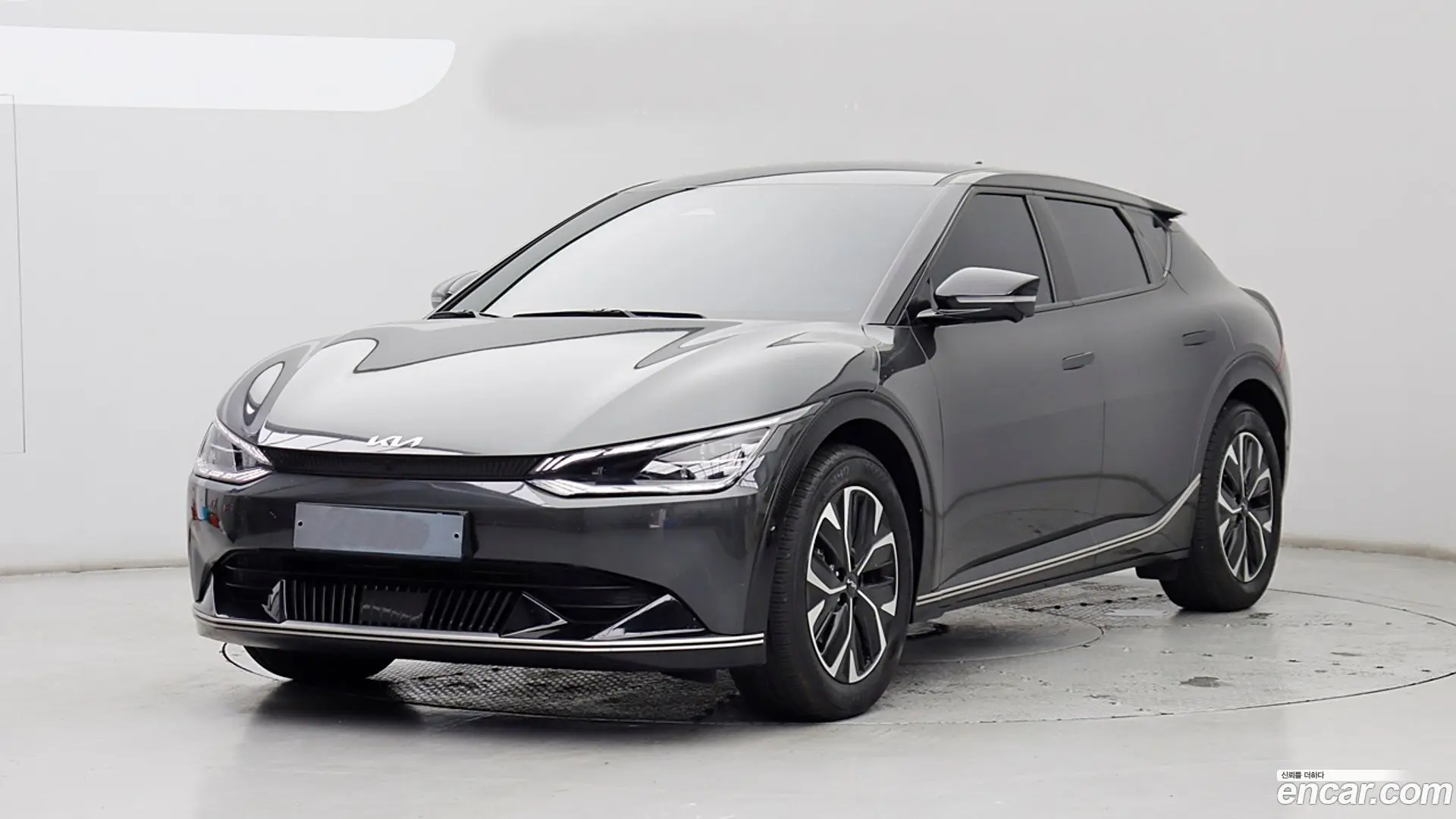 Main__Slider__Photo:EV6 Kia 2023.9-0