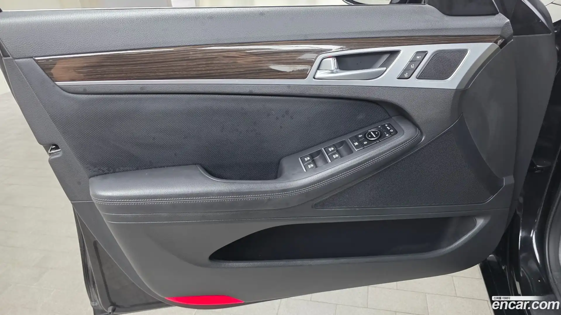 G80 Genesis 2018.2-INNER-034