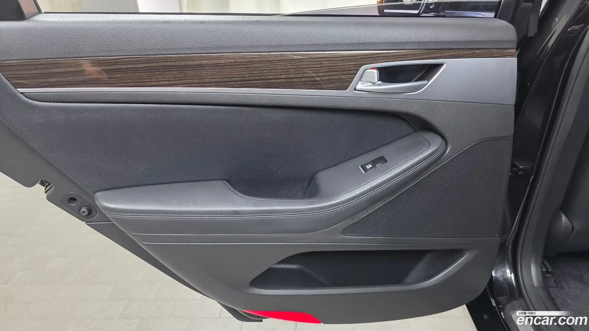 G80 Genesis 2018.2-INNER-035