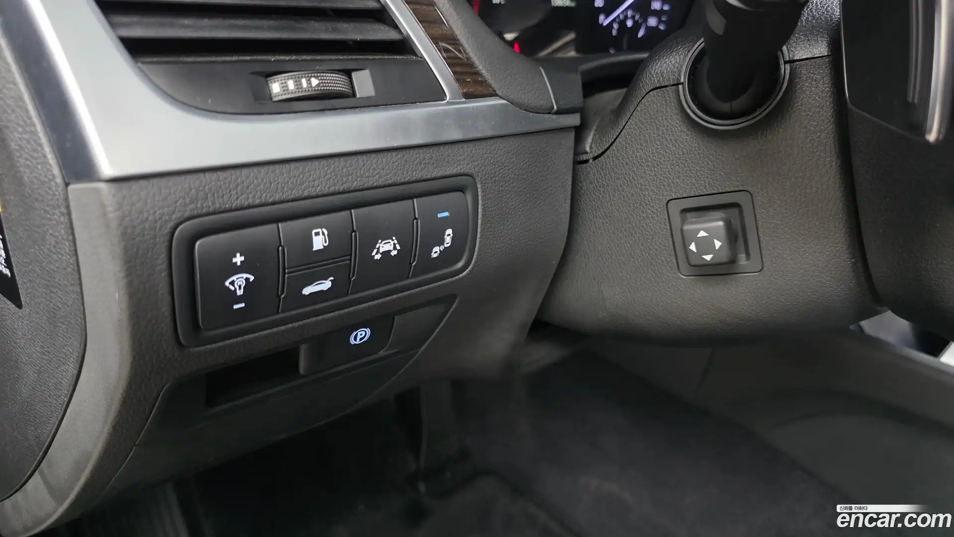 G80 Genesis 2018.2-OPTION-041