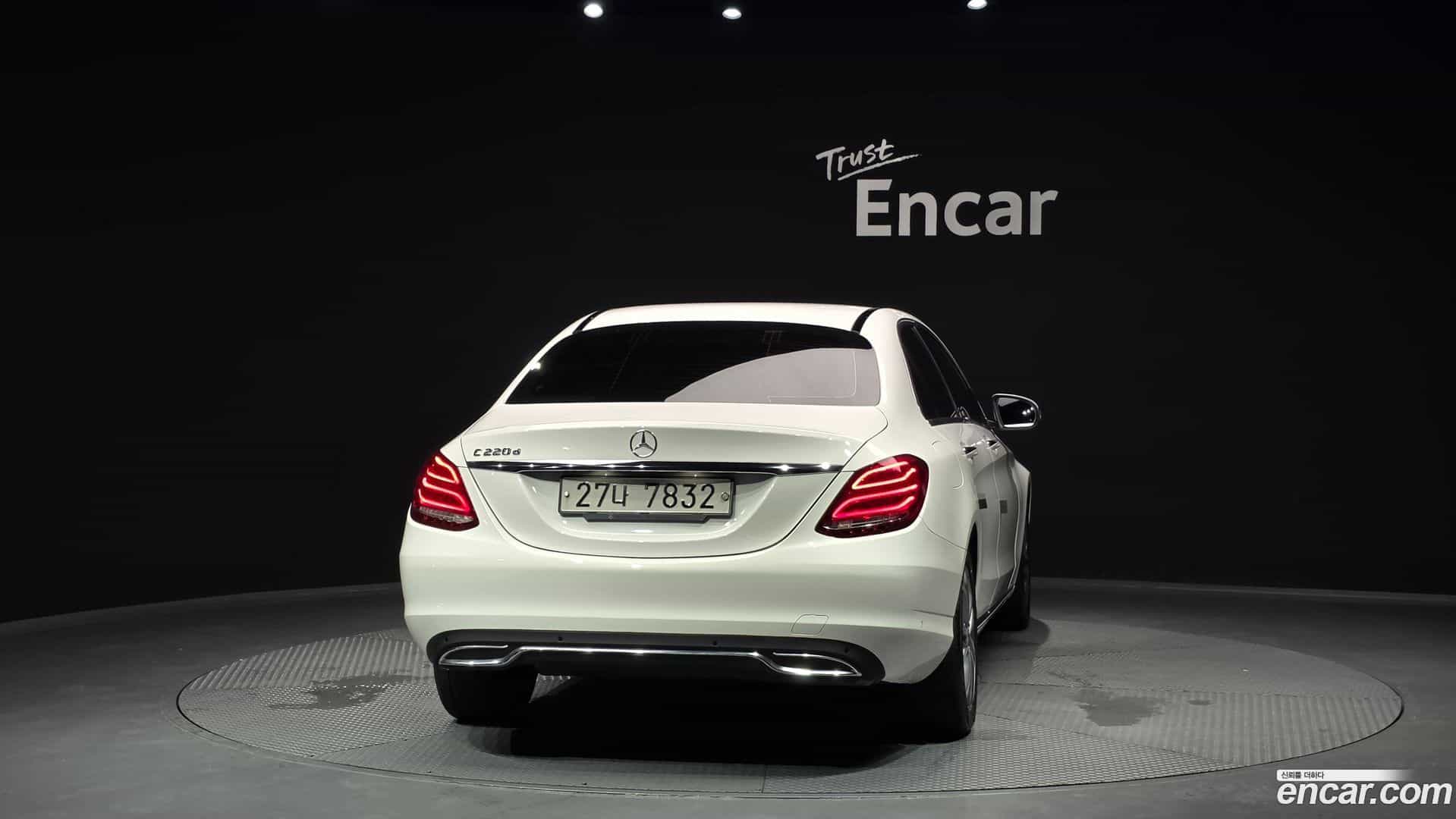 C-Class Mercedes-Benz 2017.1-OUTER-004