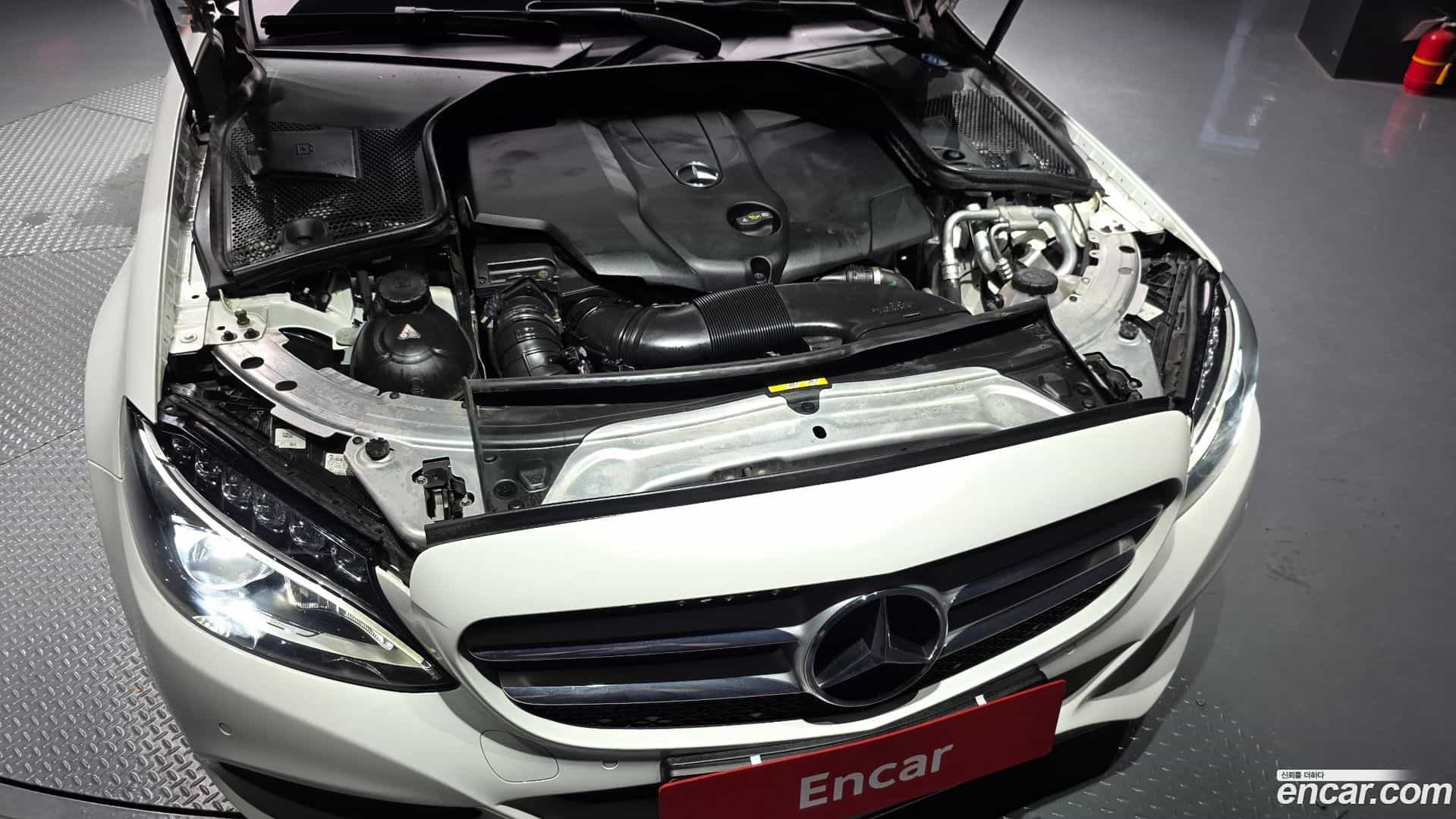 C-Class Mercedes-Benz 2017.1-OUTER-006