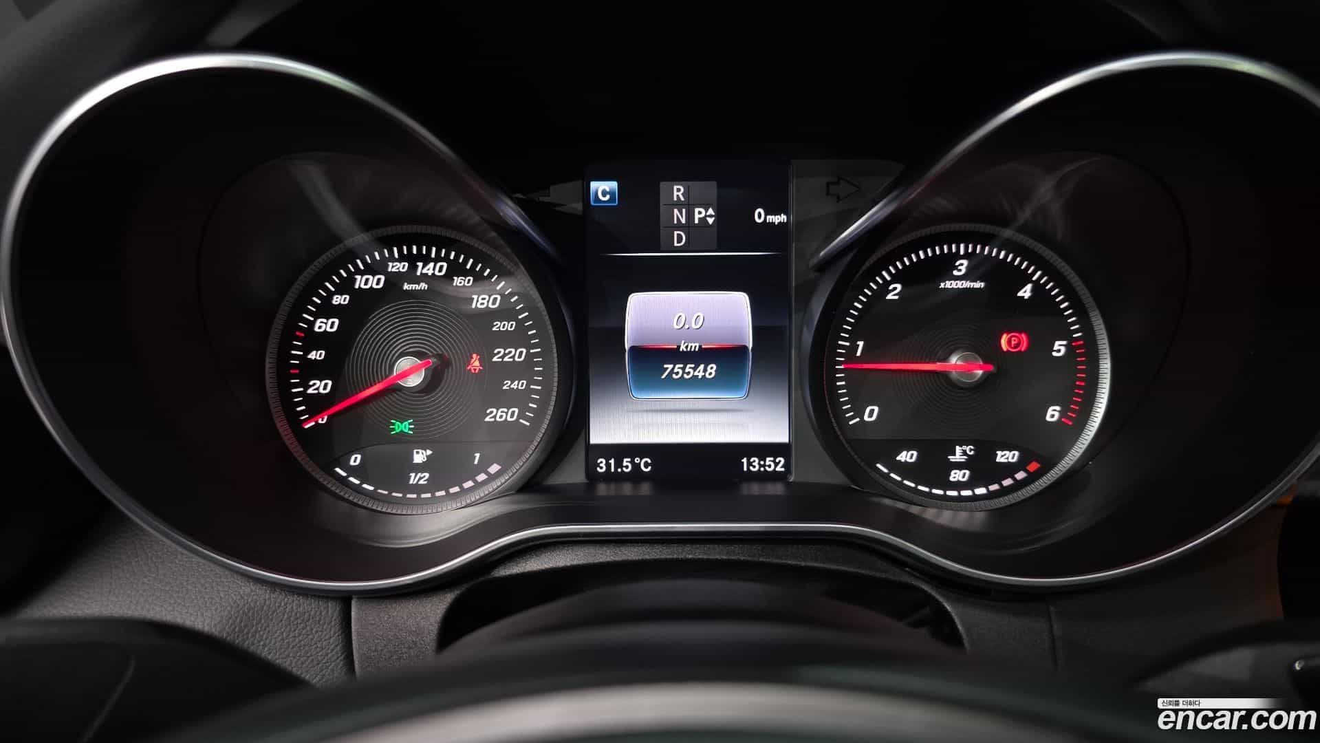 C-Class Mercedes-Benz 2017.1-INNER-008
