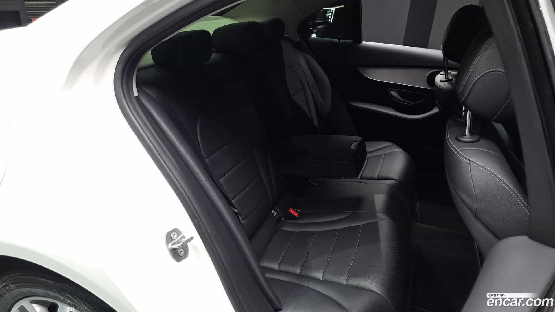C-Class Mercedes-Benz 2017.1-OPTION-016