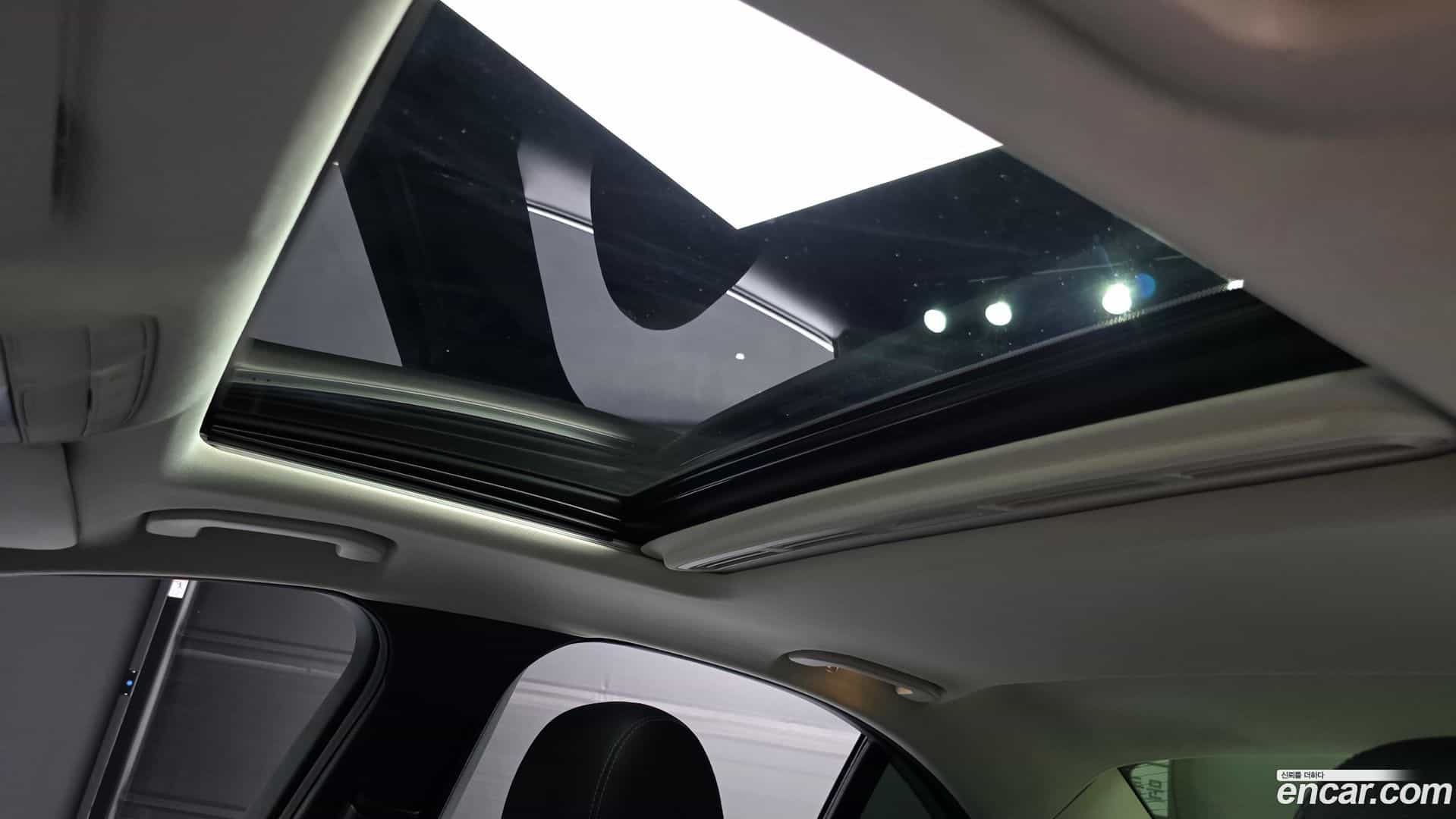 C-Class Mercedes-Benz 2017.1-OPTION-022