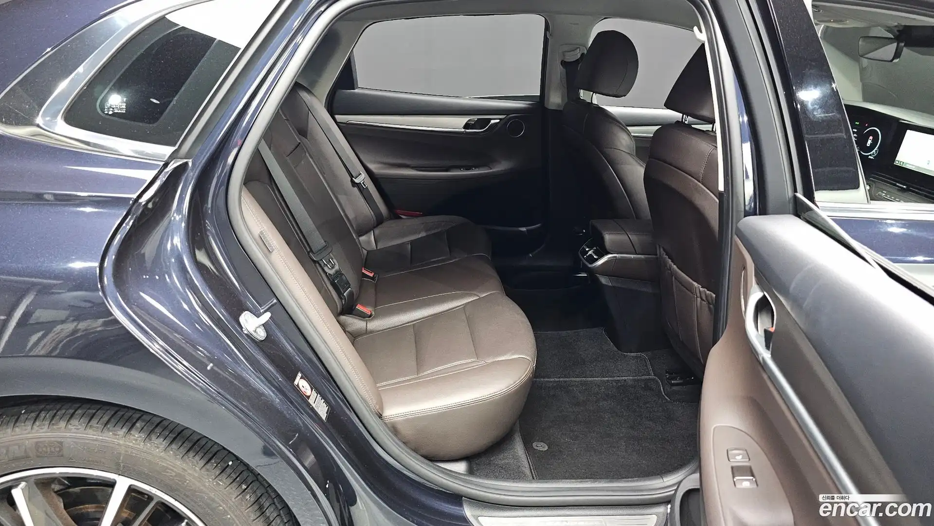 Grandeur Hyundai 2021.3-OPTION-015