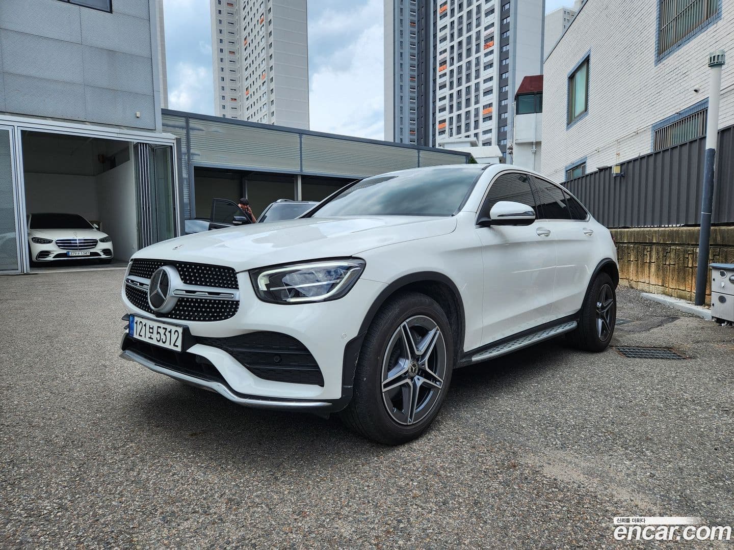 Main__Slider__Photo:GLC-Class Mercedes-Benz 2022.6-0