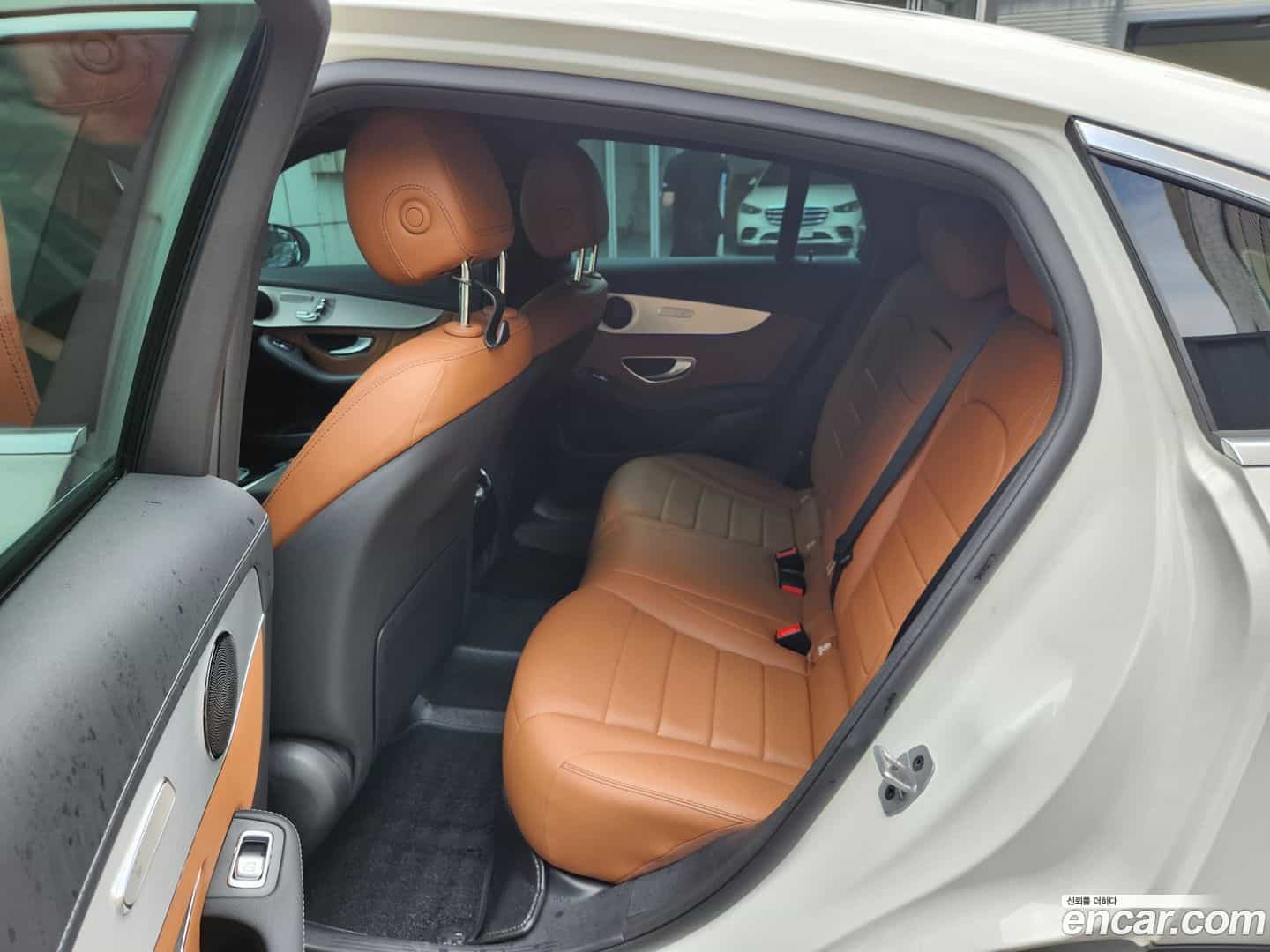 GLC-Class Mercedes-Benz 2022.6-INNER-008