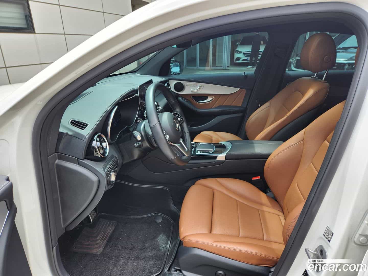 GLC-Class Mercedes-Benz 2022.6-INNER-009