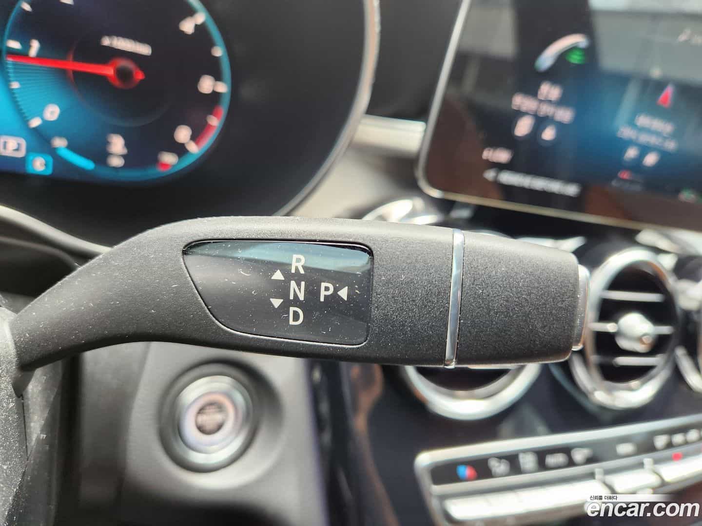 GLC-Class Mercedes-Benz 2022.6-INNER-010