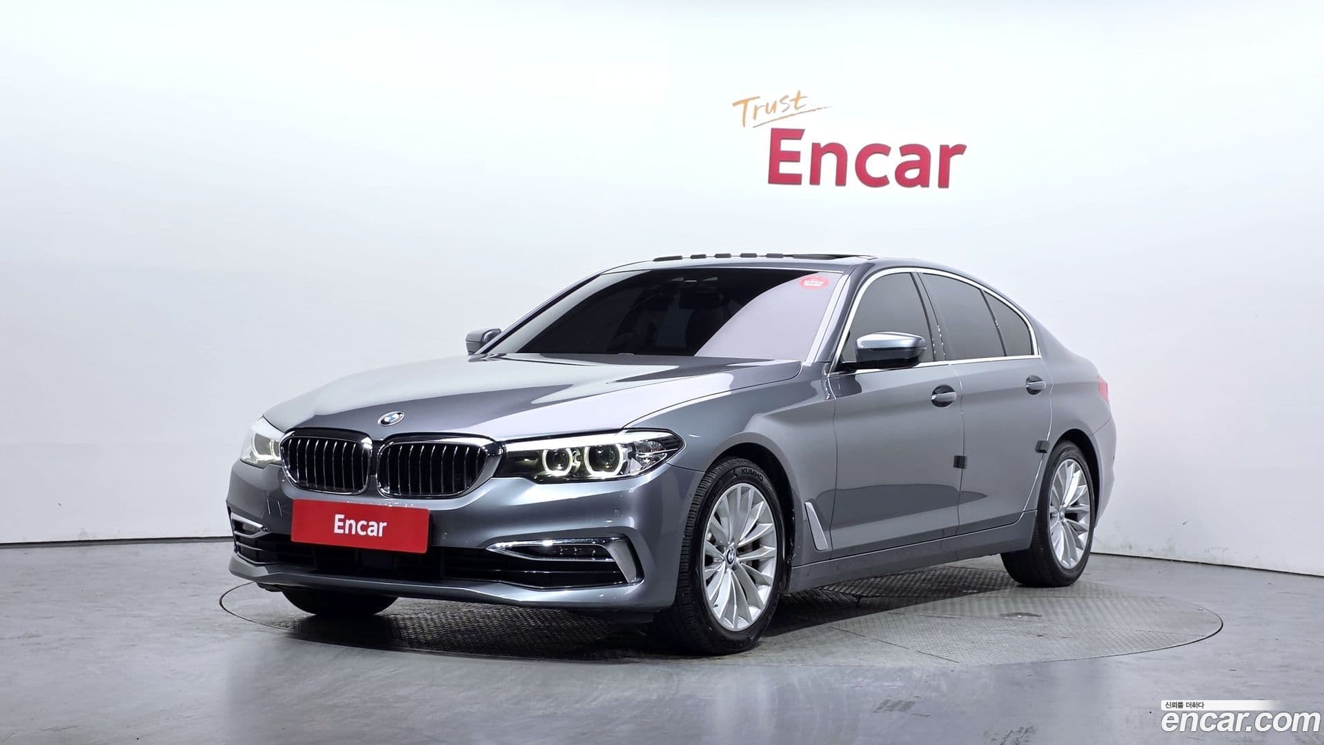 Main__Slider__Photo:5-Series BMW 2019.3-0
