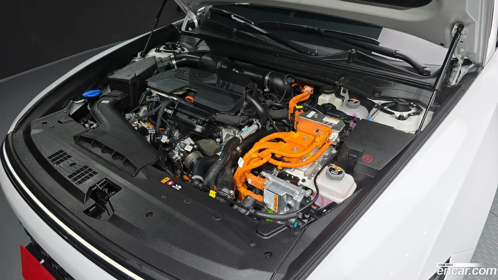 Grandeur Hyundai 2026.2-OUTER-006
