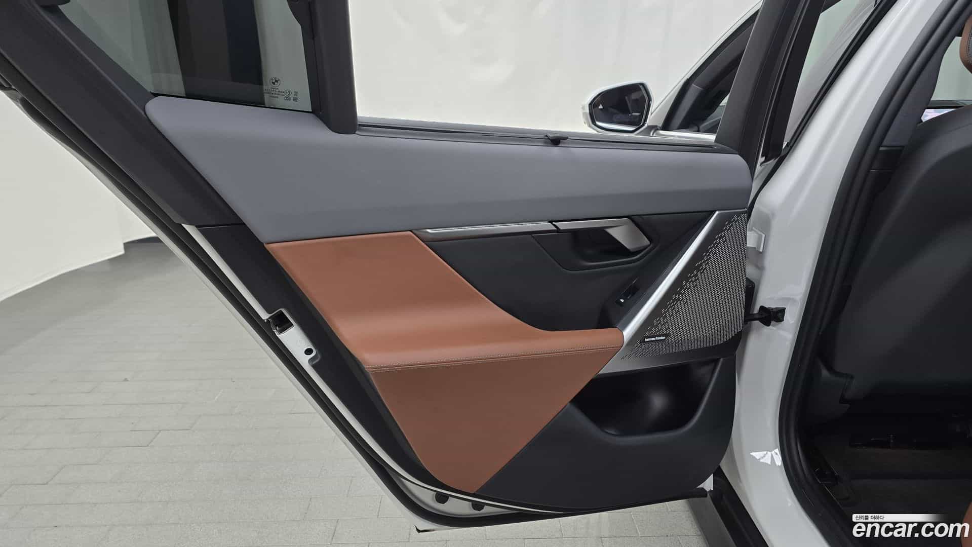5-Series BMW 2023.11-INNER-035