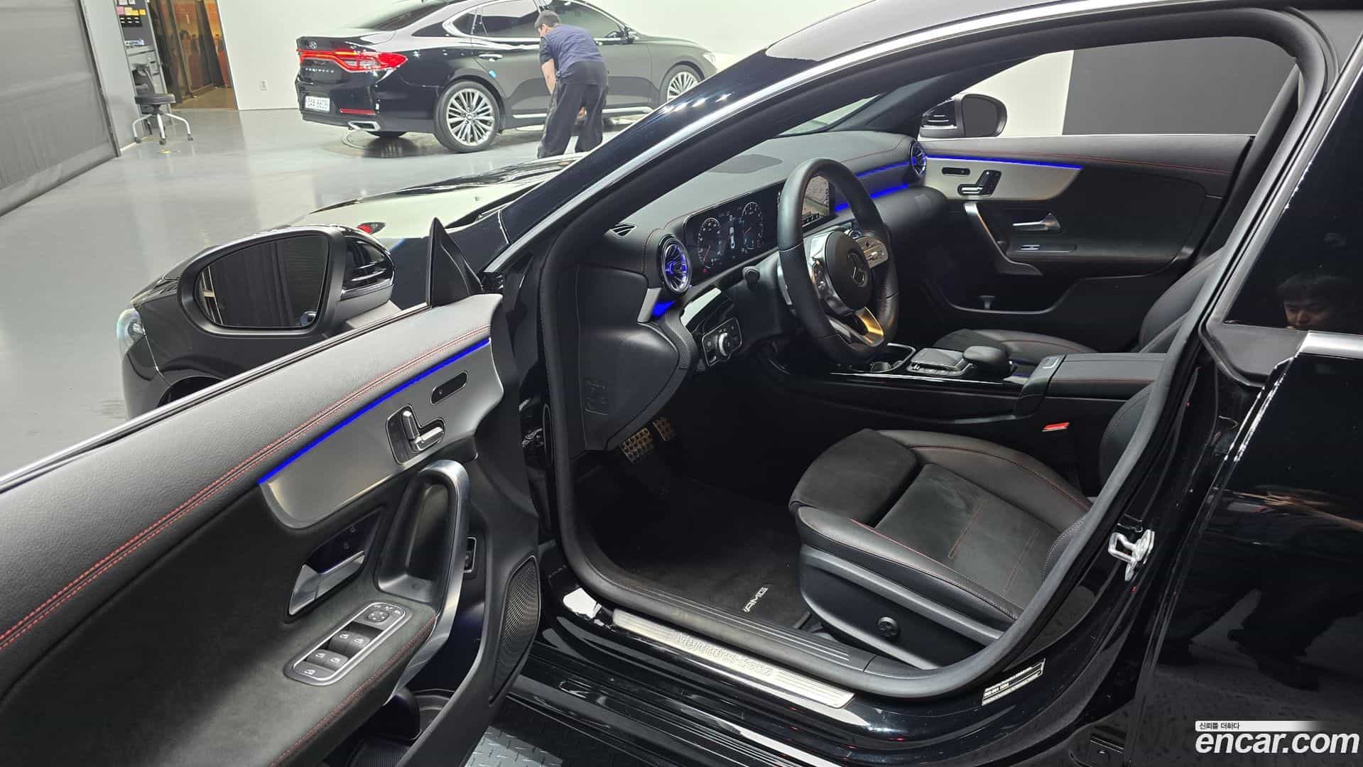 CLA-Class Mercedes-Benz 2023.2-INNER-010