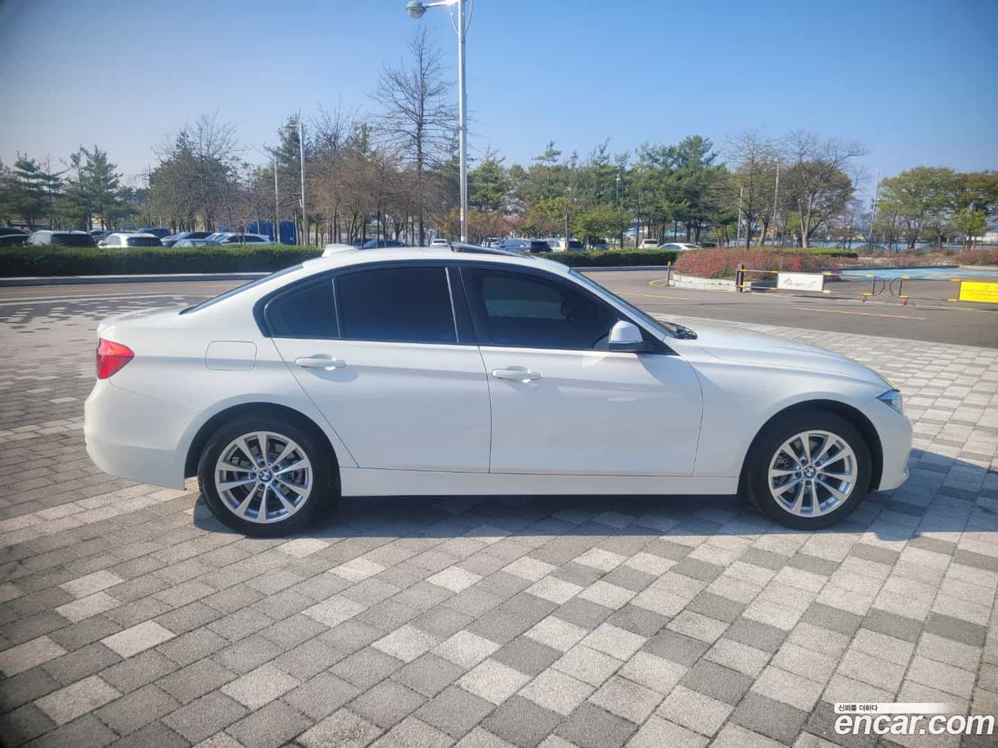 3-Series BMW 2017.11-INNER-007