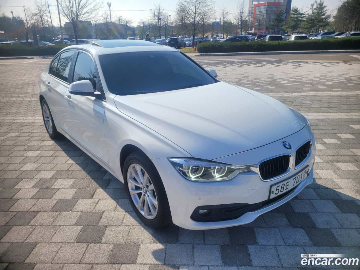 3-Series BMW 2017.11-INNER-008
