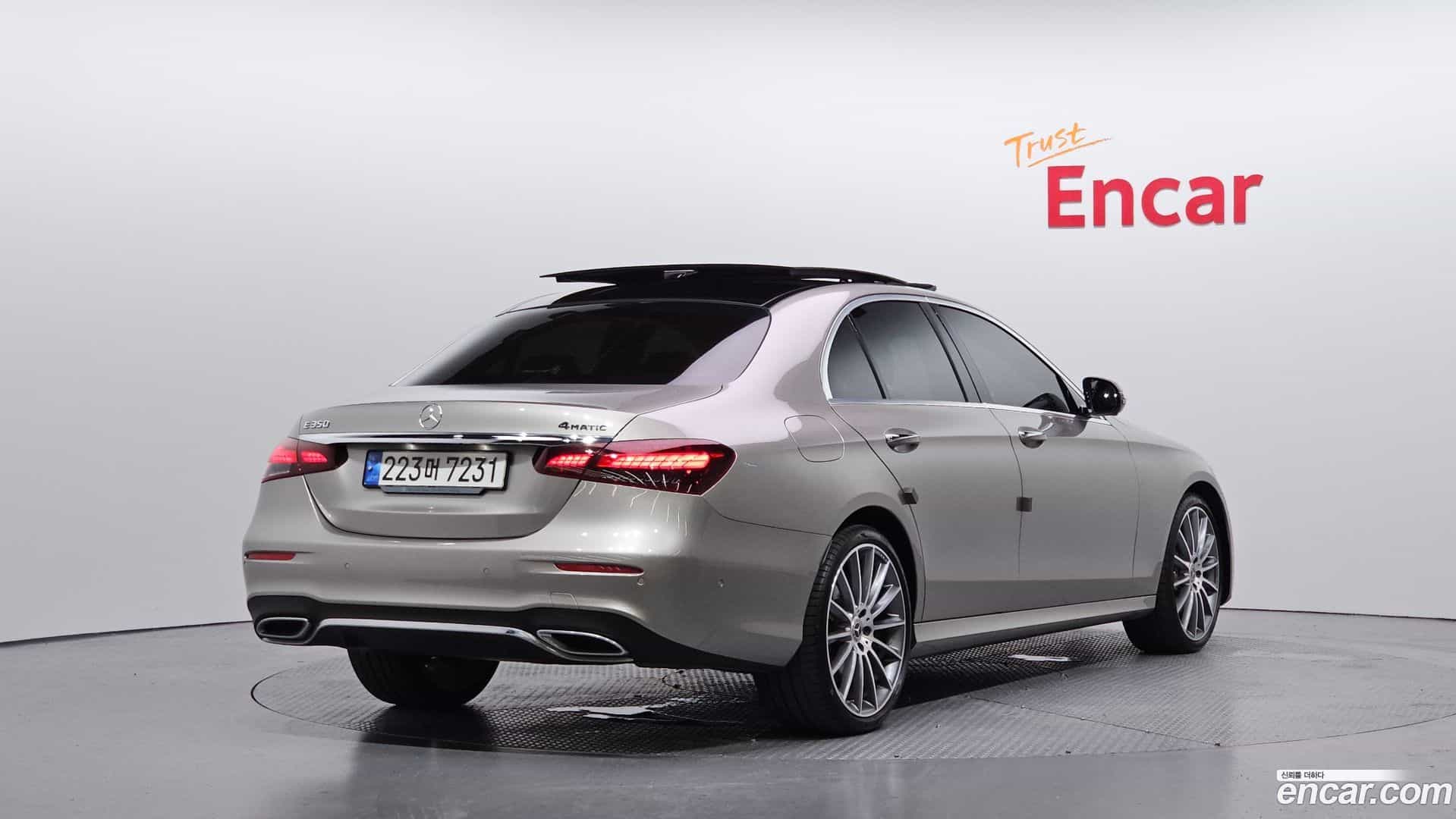 E-Class Mercedes-Benz 2022.4-OUTER-002