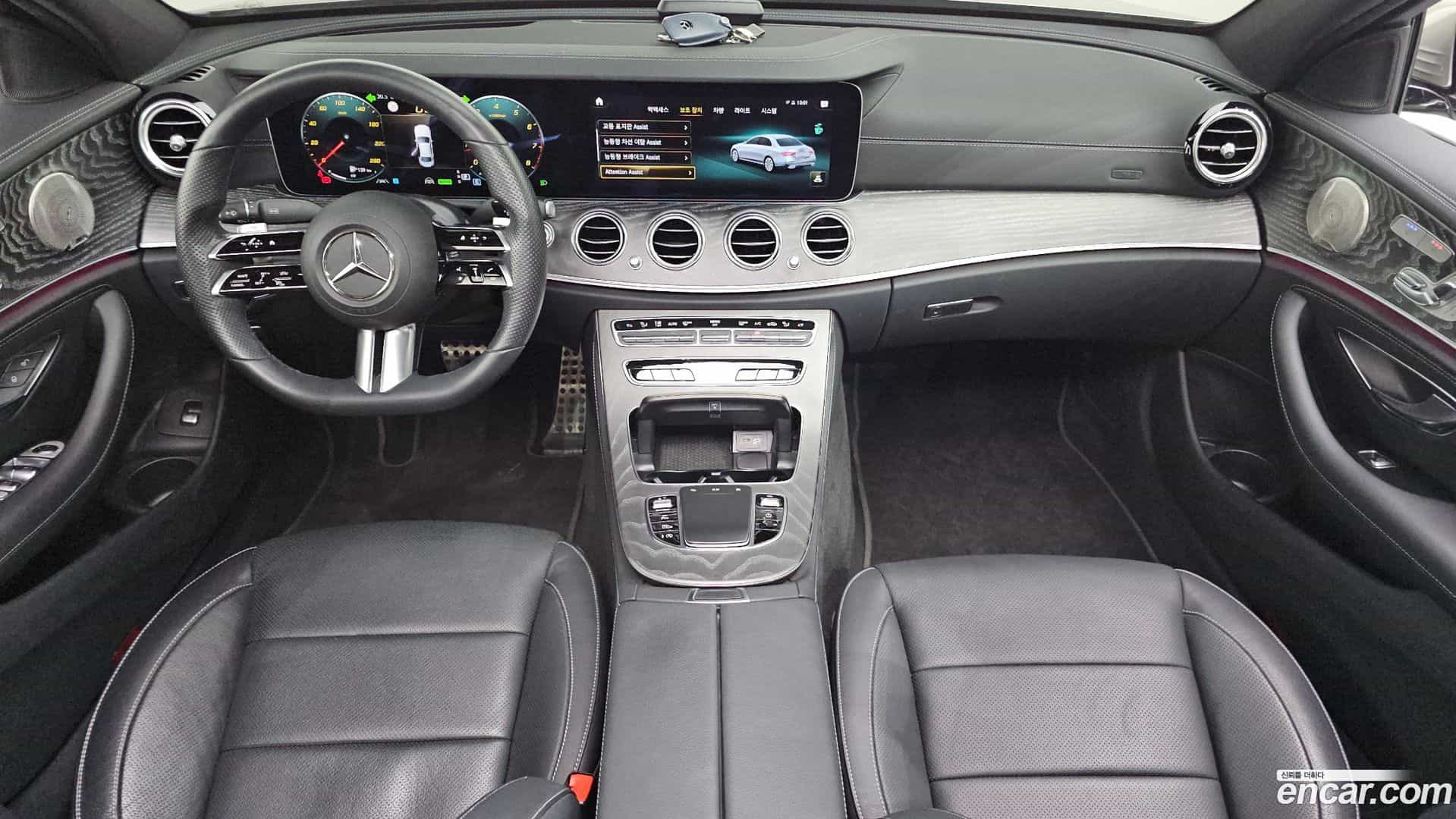 E-Class Mercedes-Benz 2022.4-INNER-007