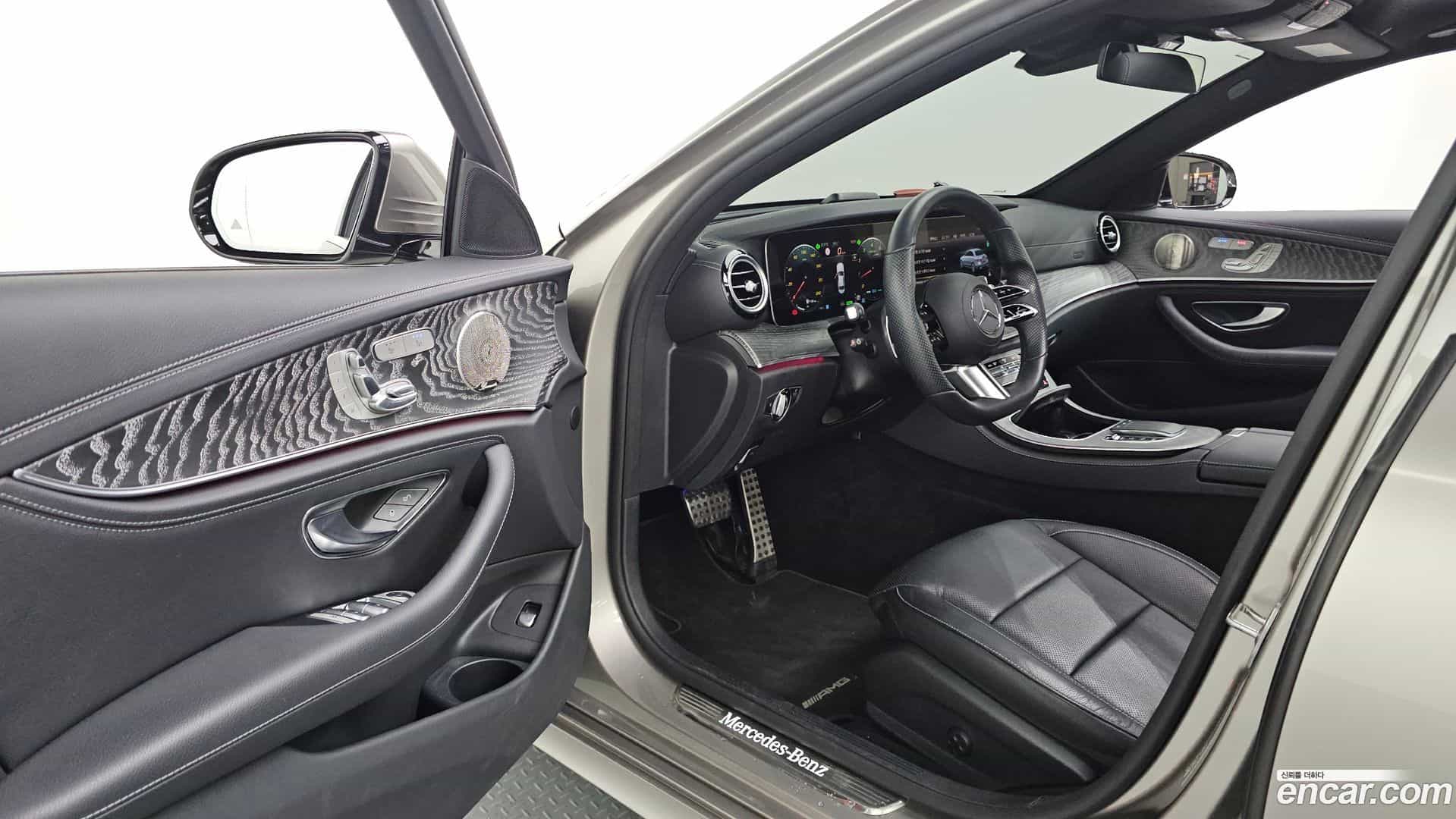 E-Class Mercedes-Benz 2022.4-INNER-010