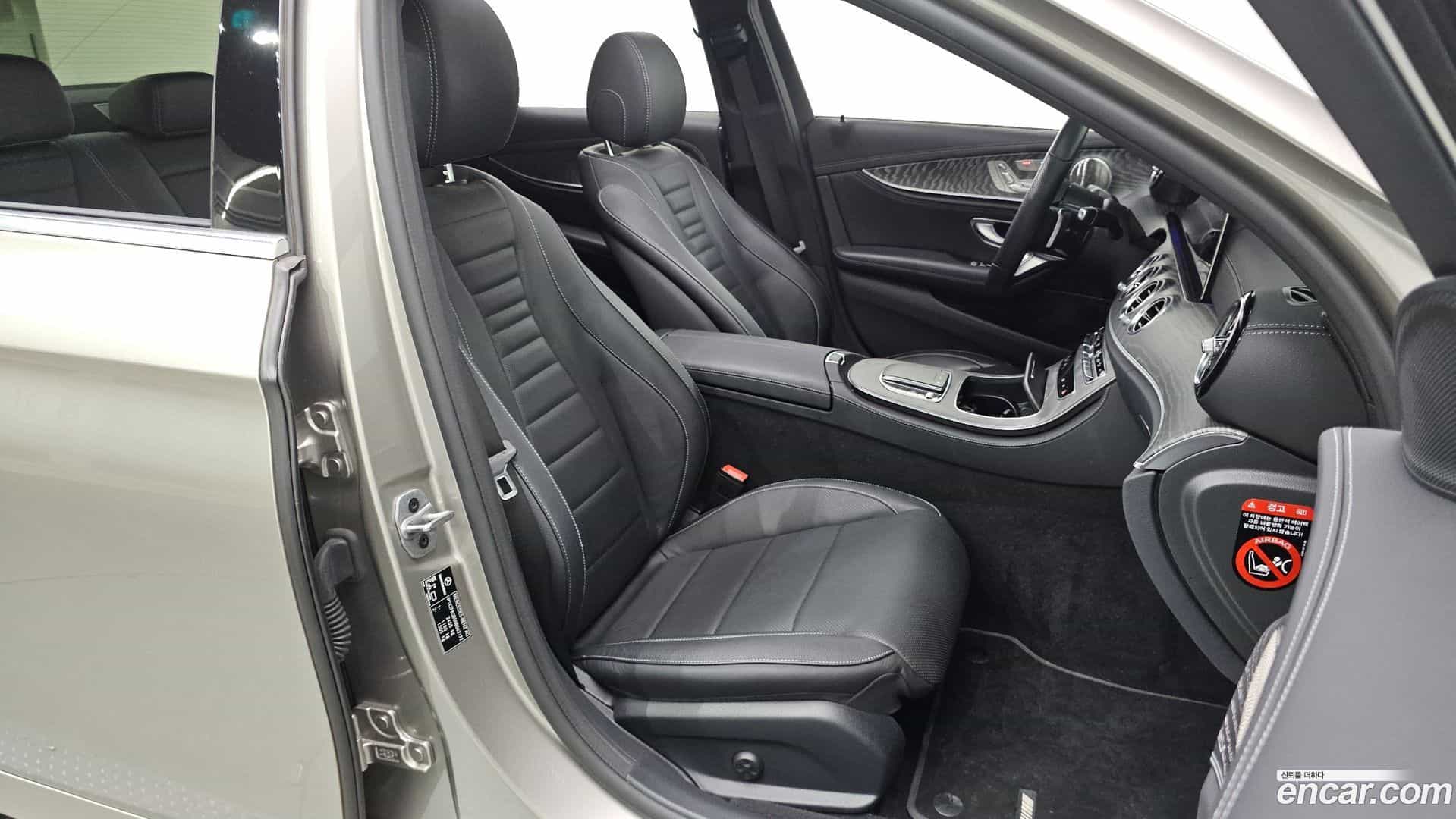 E-Class Mercedes-Benz 2022.4-OPTION-016