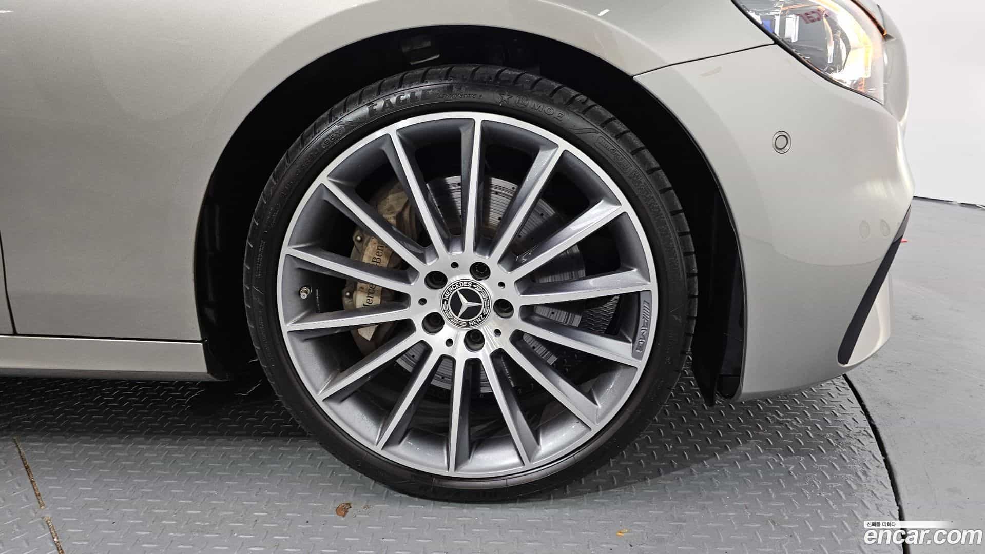 E-Class Mercedes-Benz 2022.4-OUTER-031
