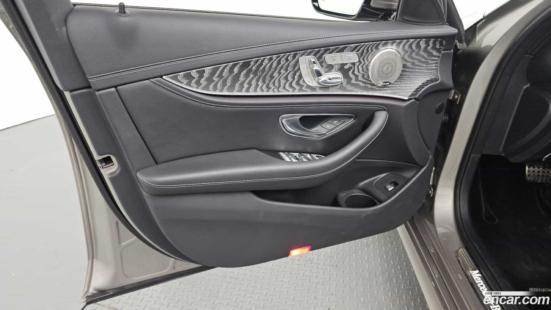 E-Class Mercedes-Benz 2022.4-INNER-034