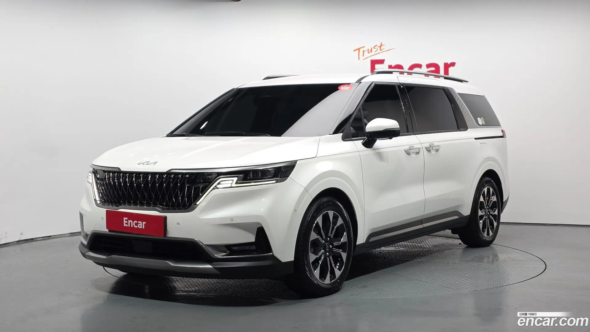 Main__Slider__Photo:Canival Kia 2023.4-0