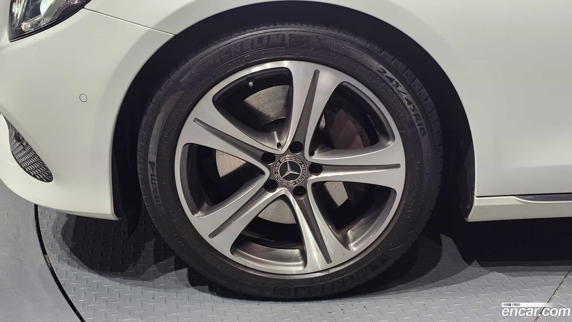 E-Class Mercedes-Benz 2018.9-OUTER-005