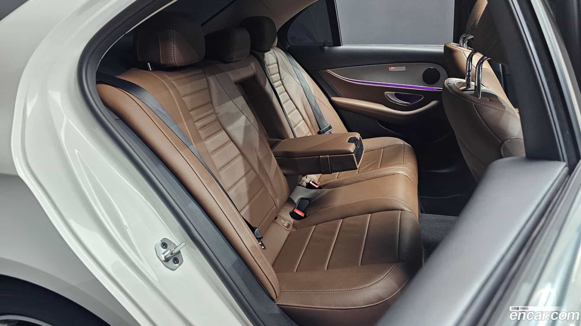 E-Class Mercedes-Benz 2018.9-OPTION-015