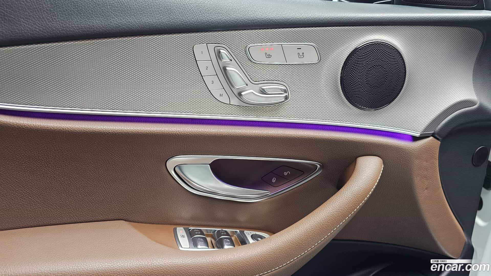E-Class Mercedes-Benz 2018.9-OPTION-021