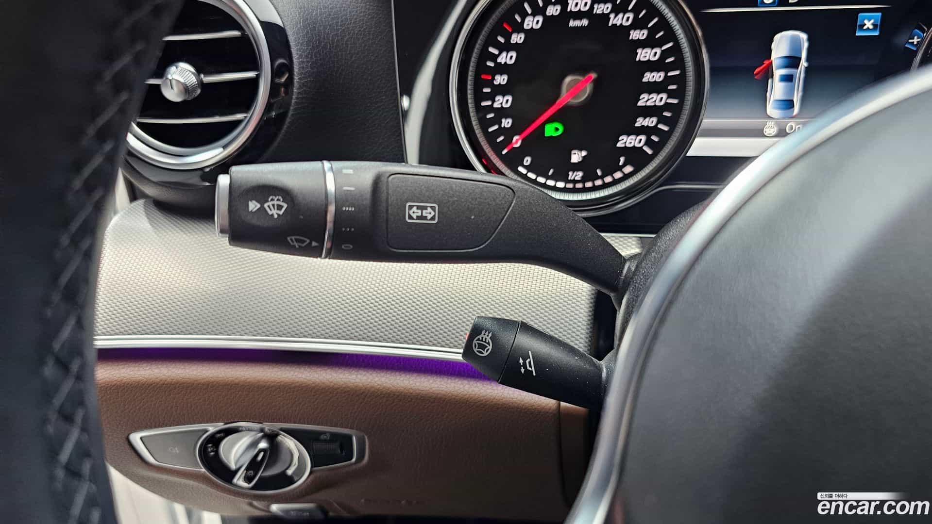 E-Class Mercedes-Benz 2018.9-OPTION-022