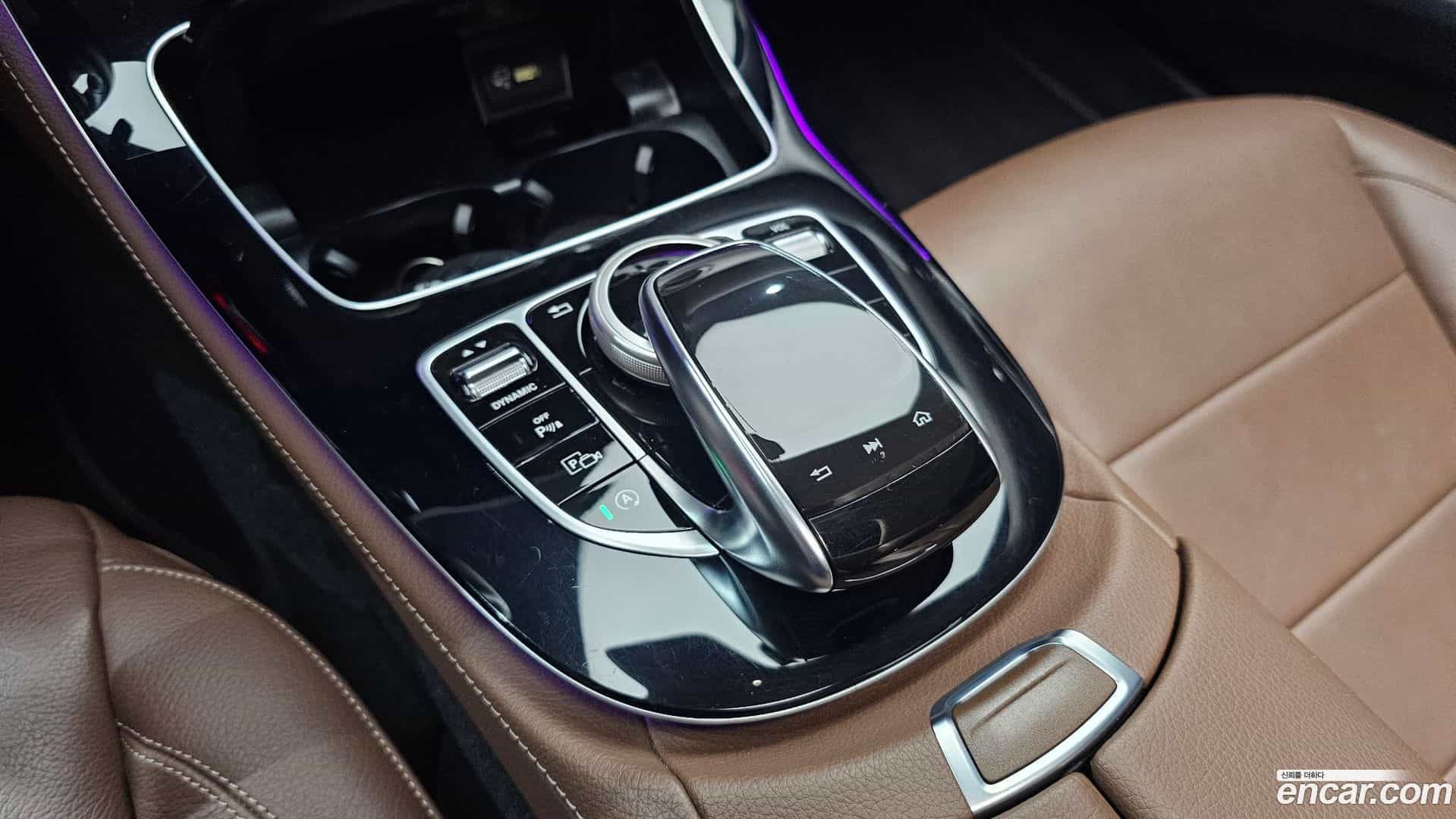 E-Class Mercedes-Benz 2018.9-OPTION-023