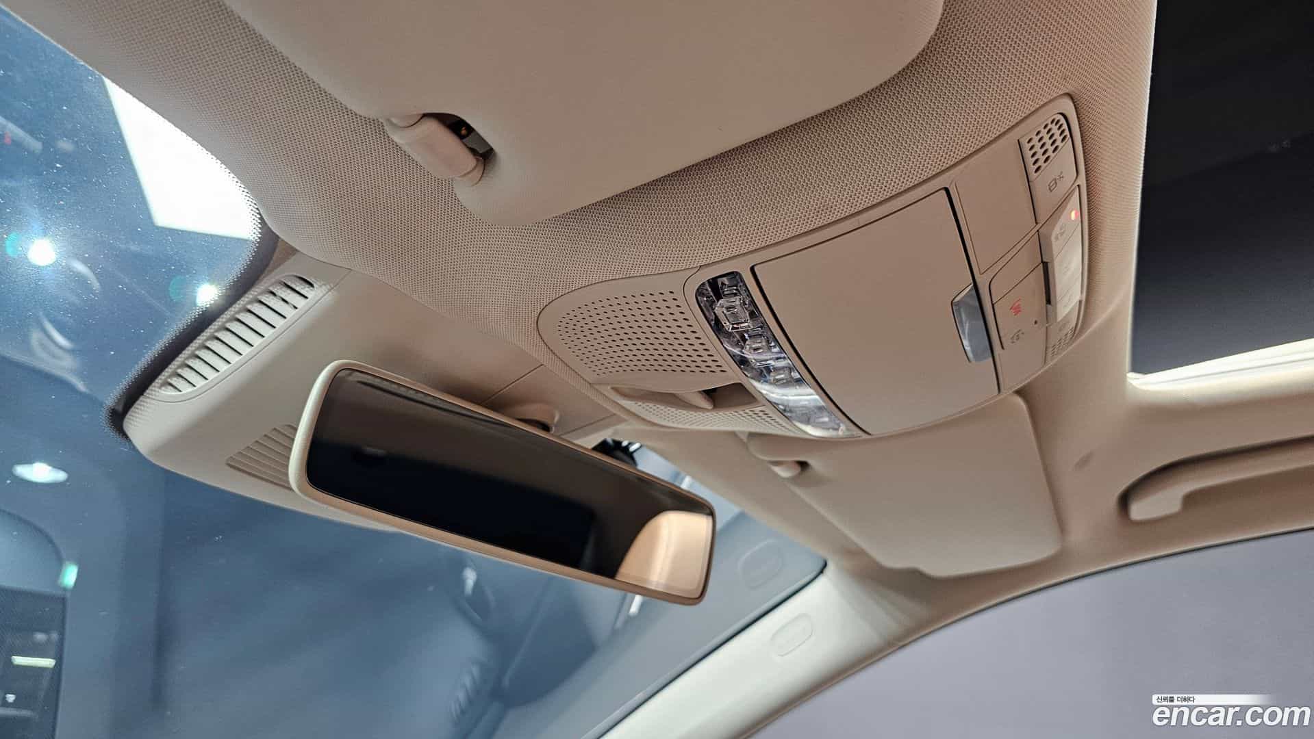 E-Class Mercedes-Benz 2018.9-OPTION-024