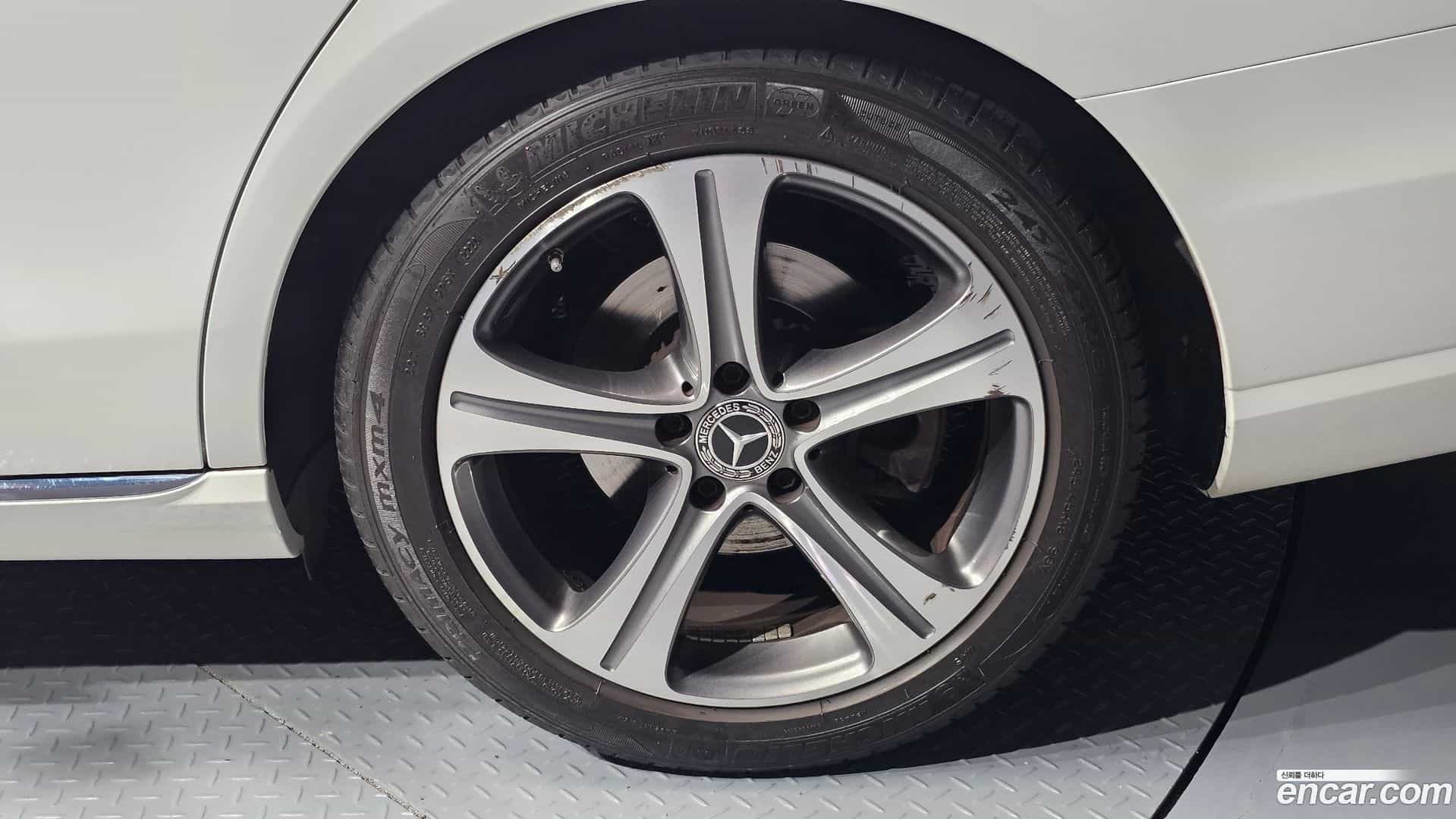 E-Class Mercedes-Benz 2018.9-OUTER-031