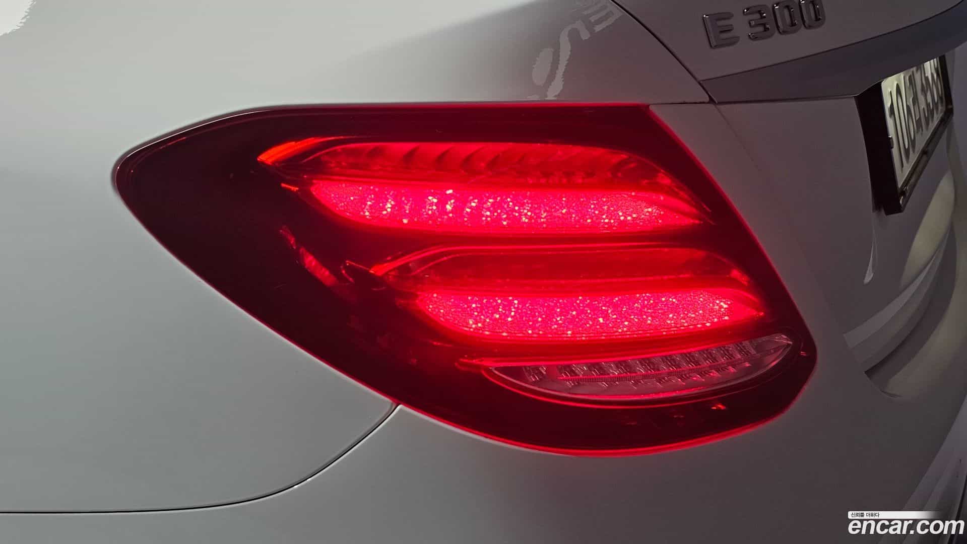 E-Class Mercedes-Benz 2018.9-OUTER-033