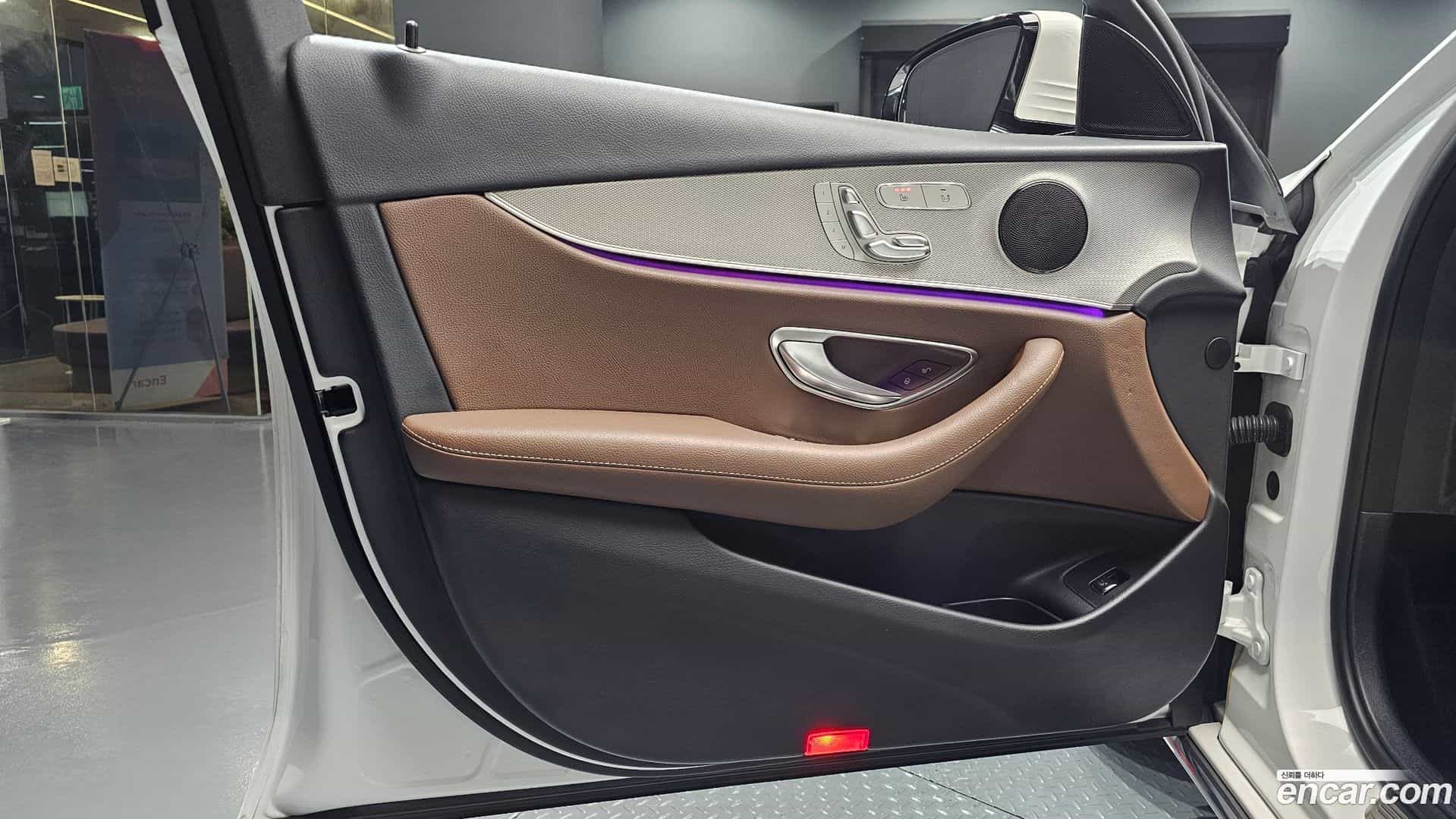 E-Class Mercedes-Benz 2018.9-INNER-034
