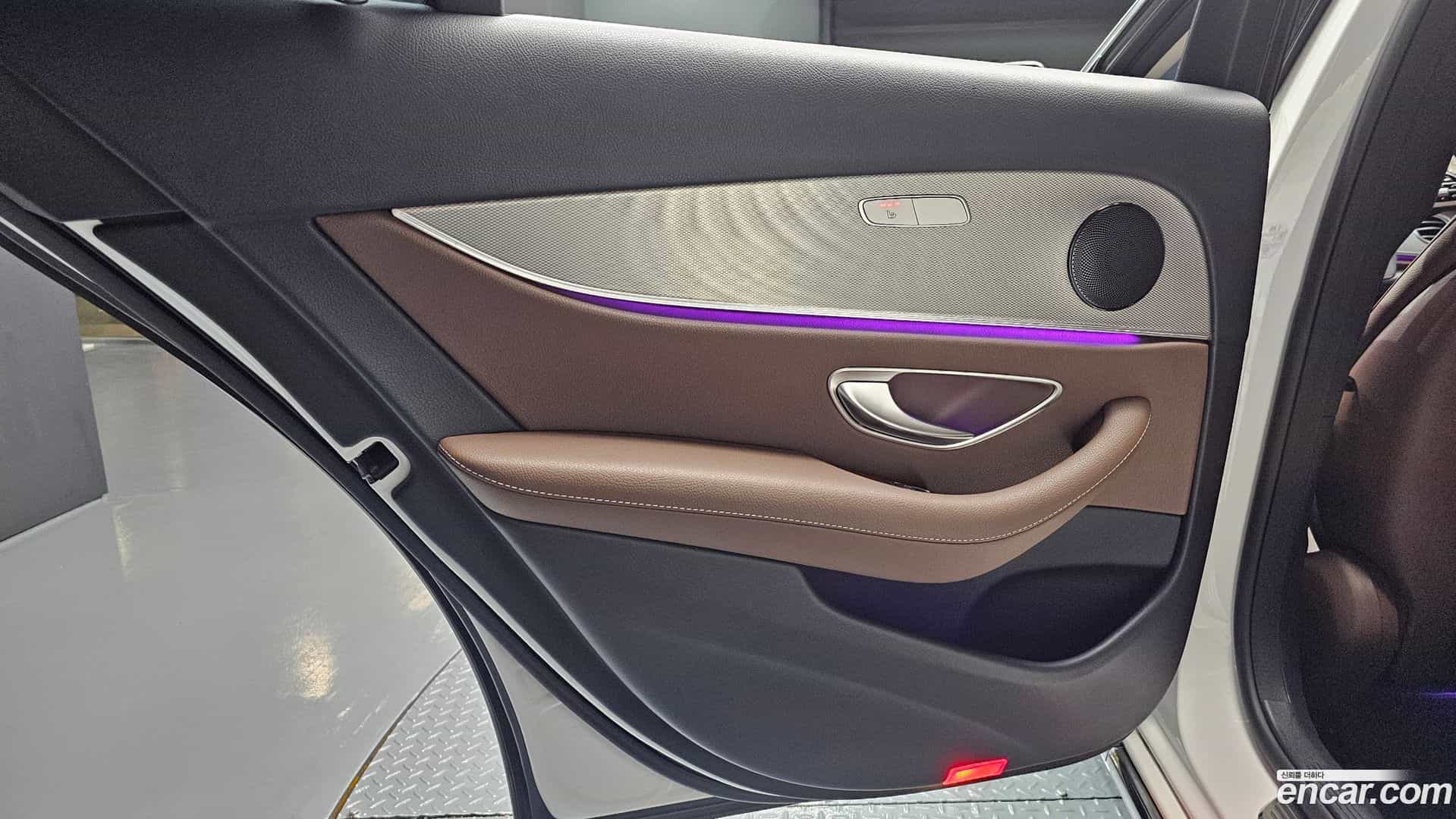 E-Class Mercedes-Benz 2018.9-INNER-035
